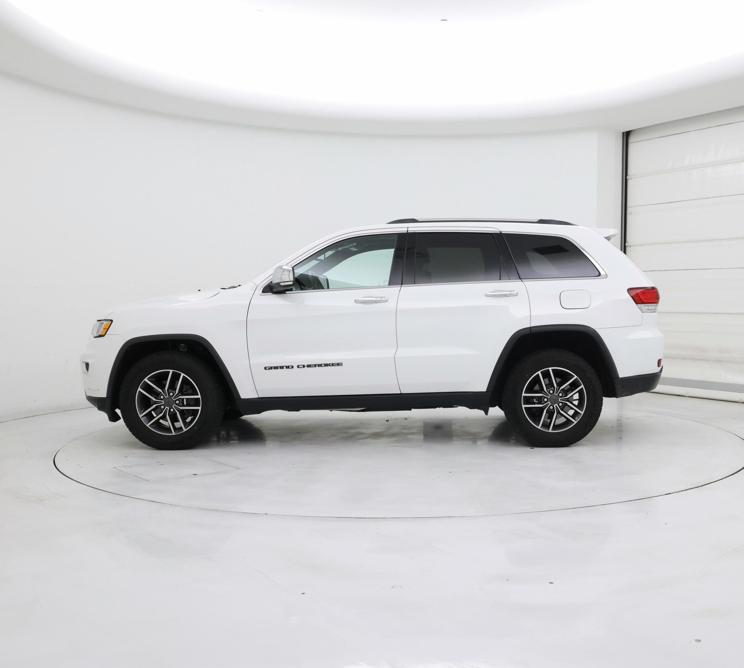 Thumbnail: 2020 Jeep Grand Cherokee - 3