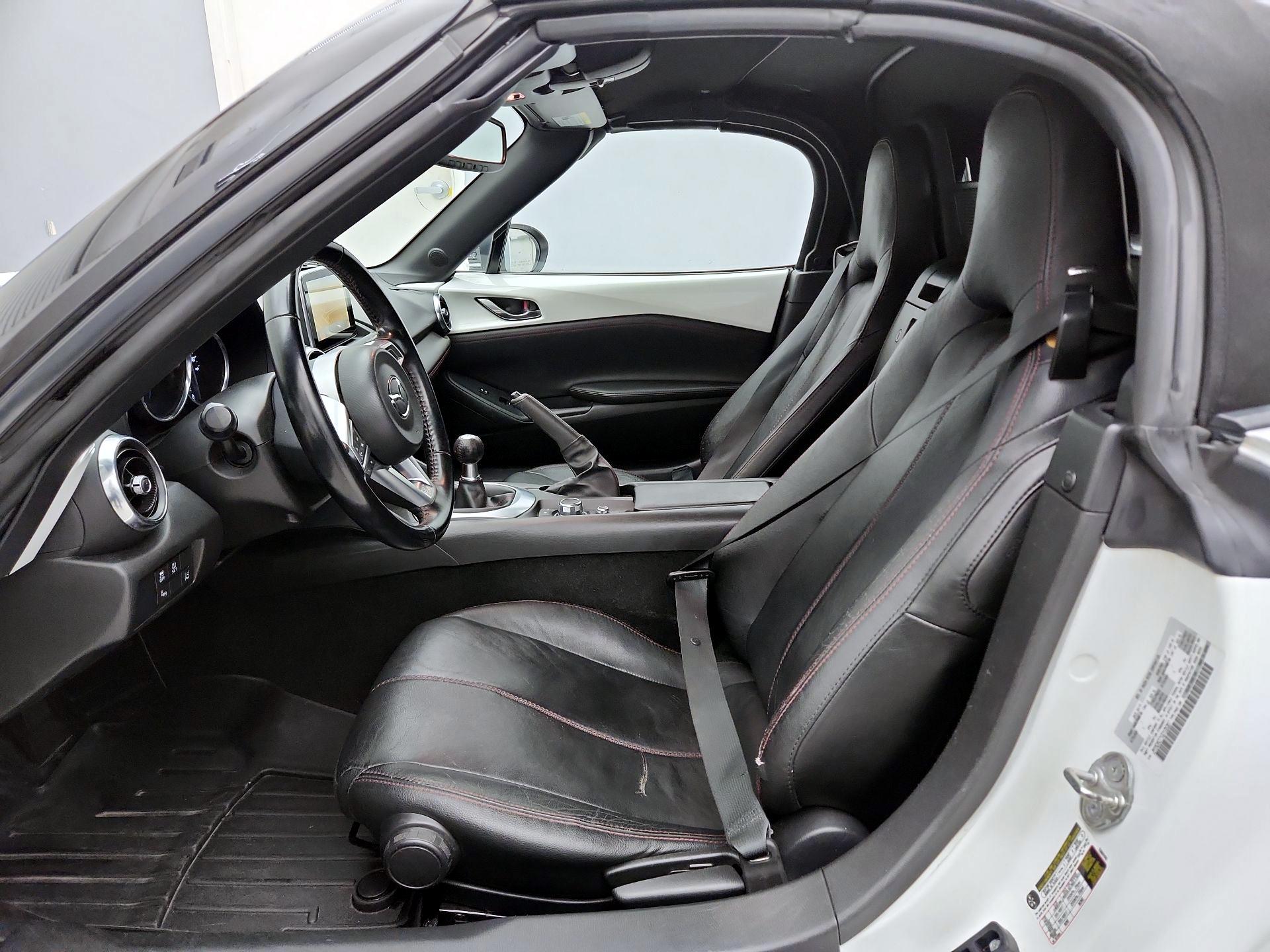 Thumbnail: 2016 Mazda MX-5 Miata - 11