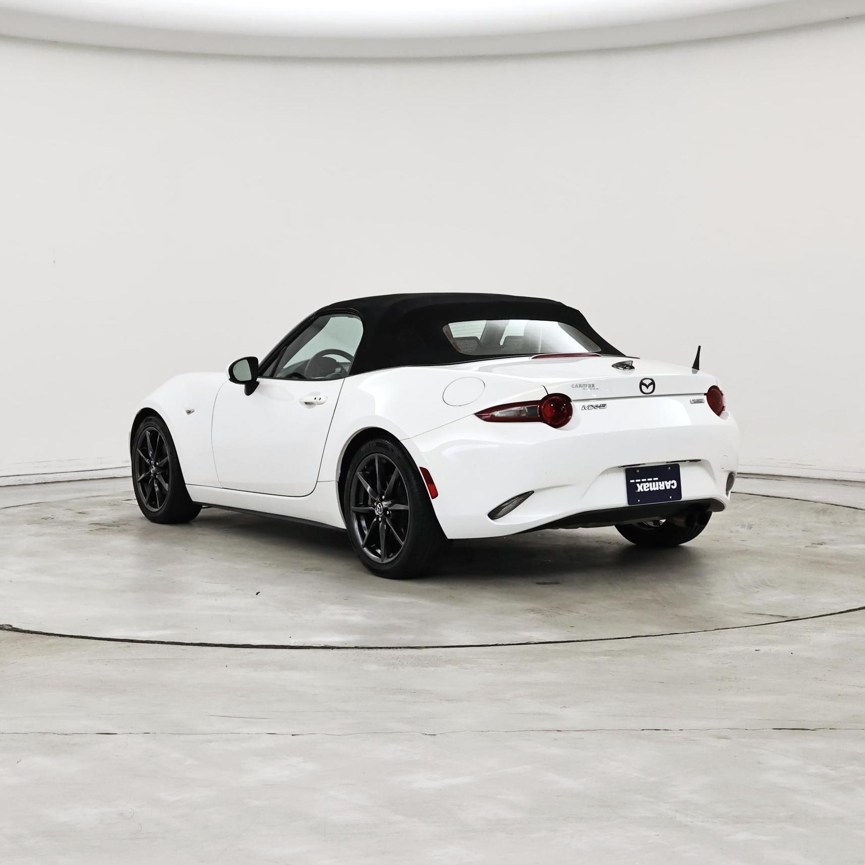 Thumbnail: 2016 Mazda MX-5 Miata - 2