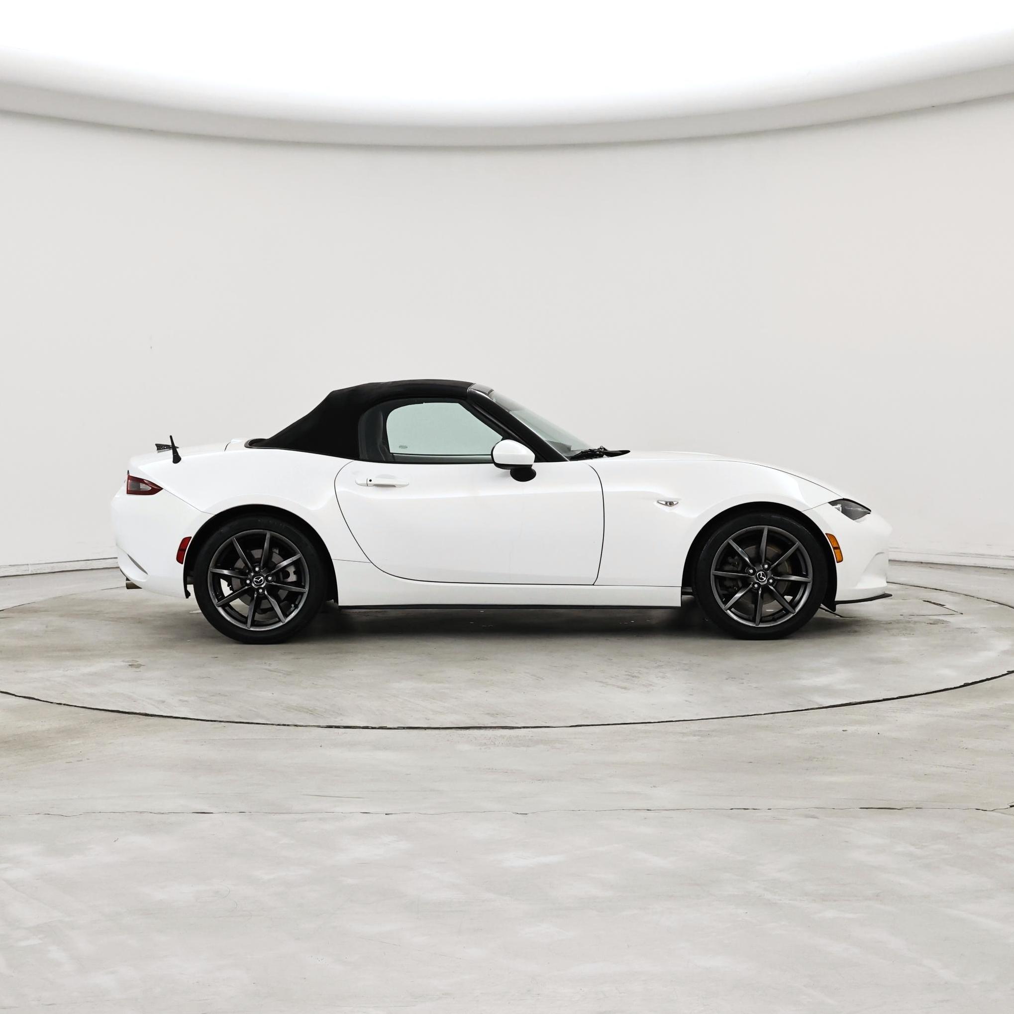Thumbnail: 2016 Mazda MX-5 Miata - 7