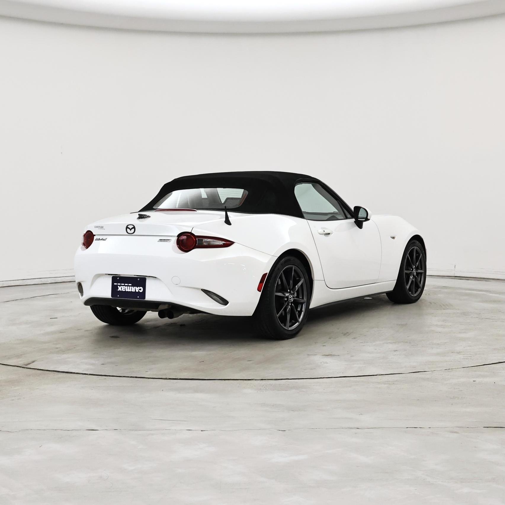 Thumbnail: 2016 Mazda MX-5 Miata - 8