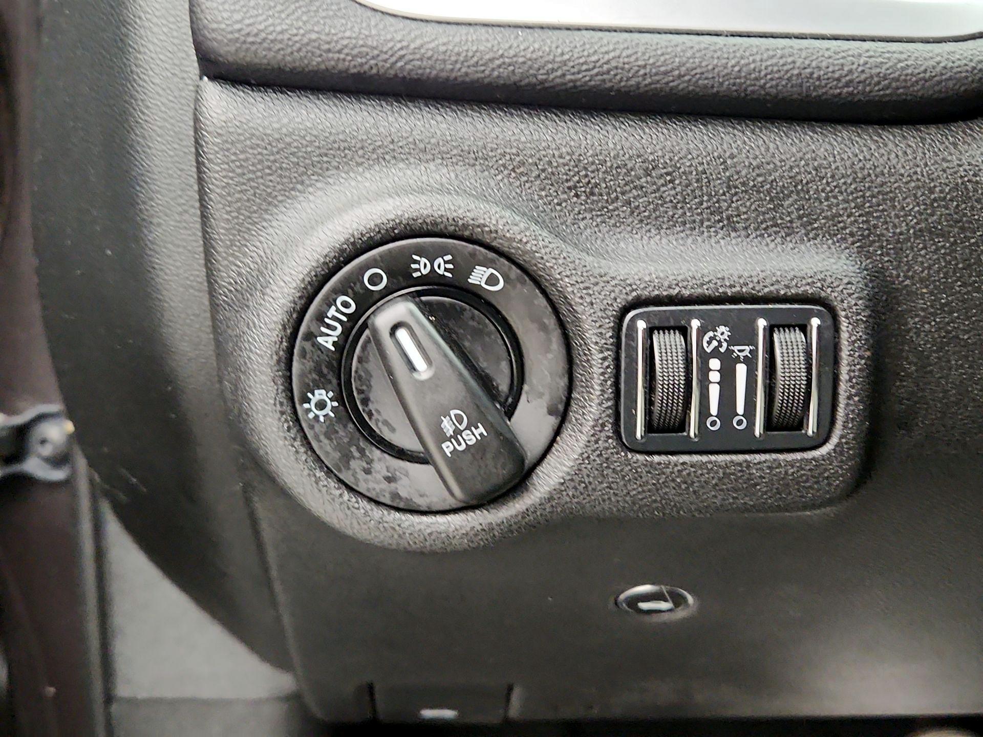 Thumbnail: 2015 Dodge Dart - 13