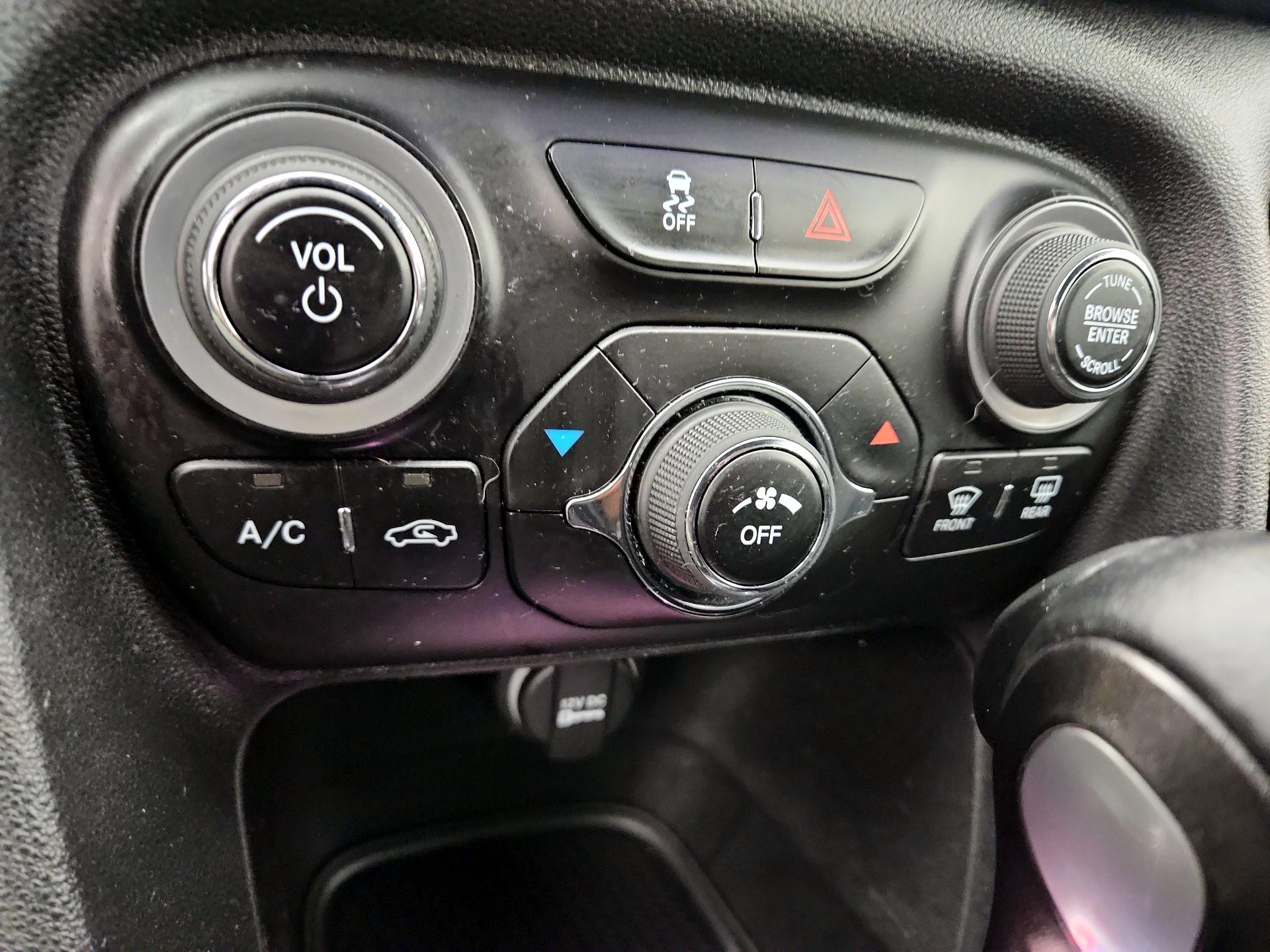 Thumbnail: 2015 Dodge Dart - 16