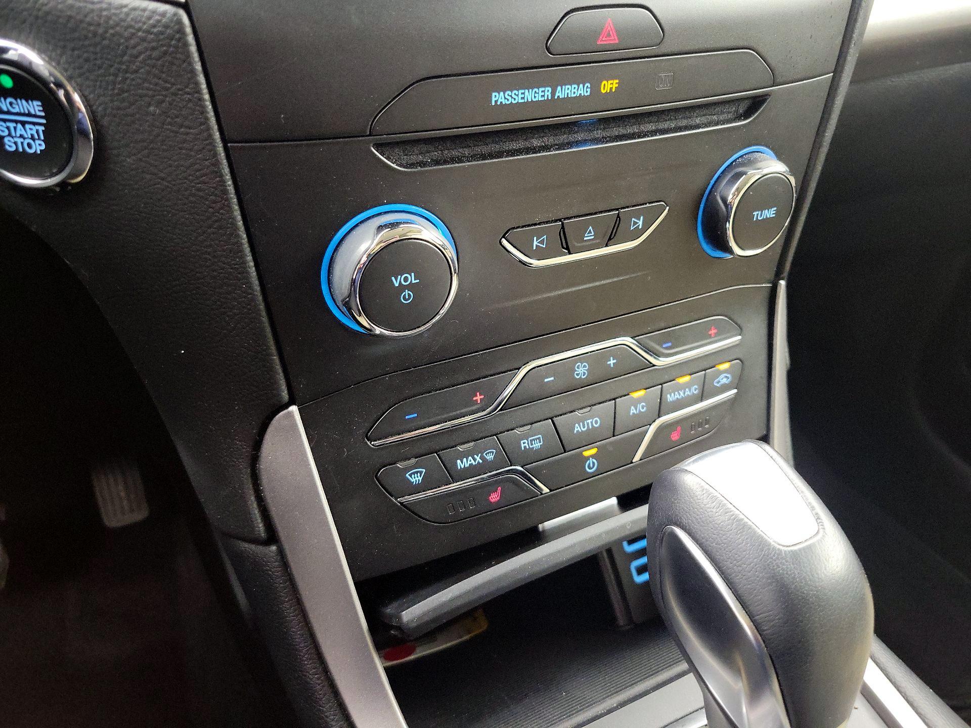 Thumbnail: 2018 Ford Edge - 17