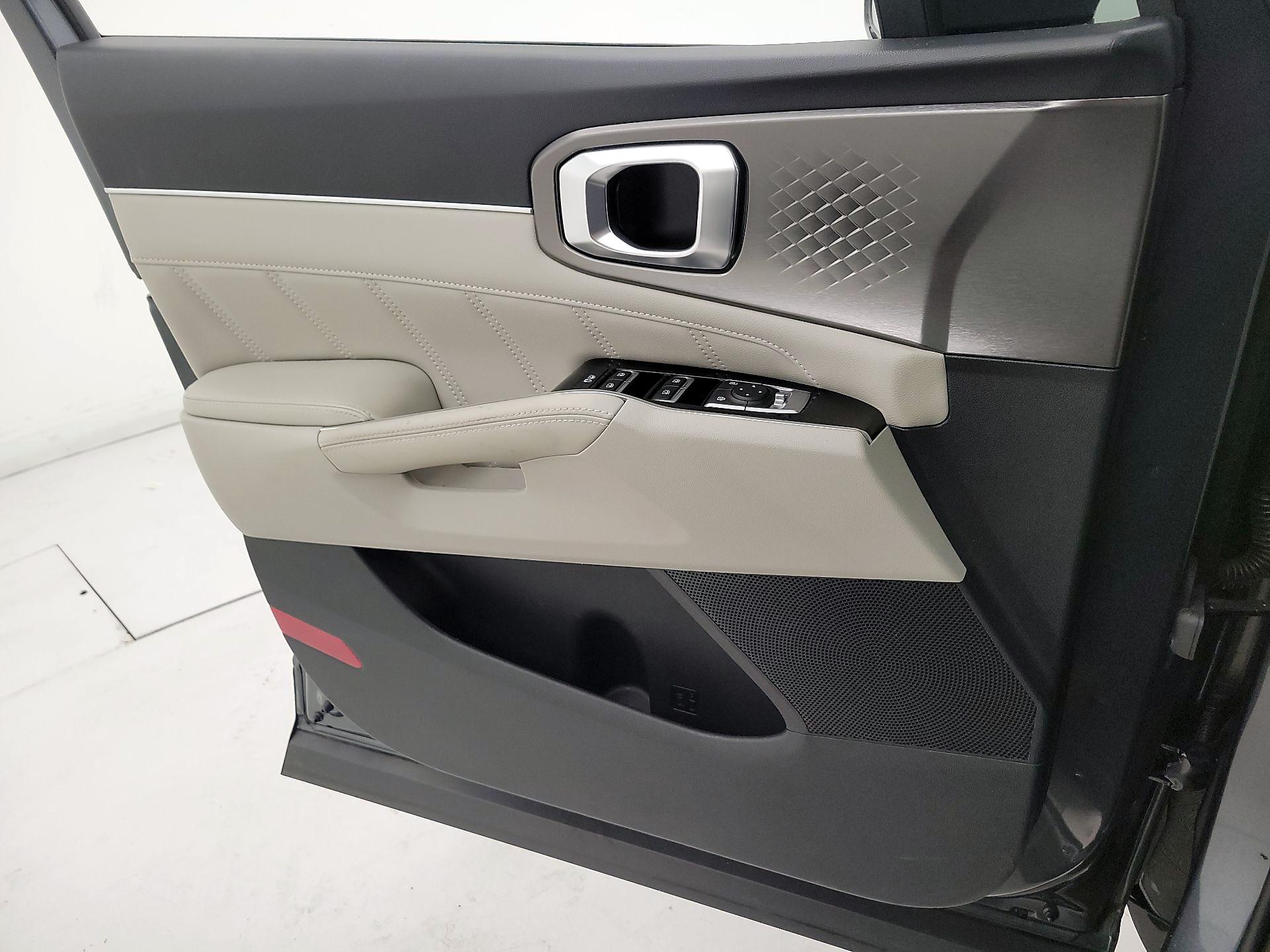 Thumbnail: 2021 Kia Sorento - 12