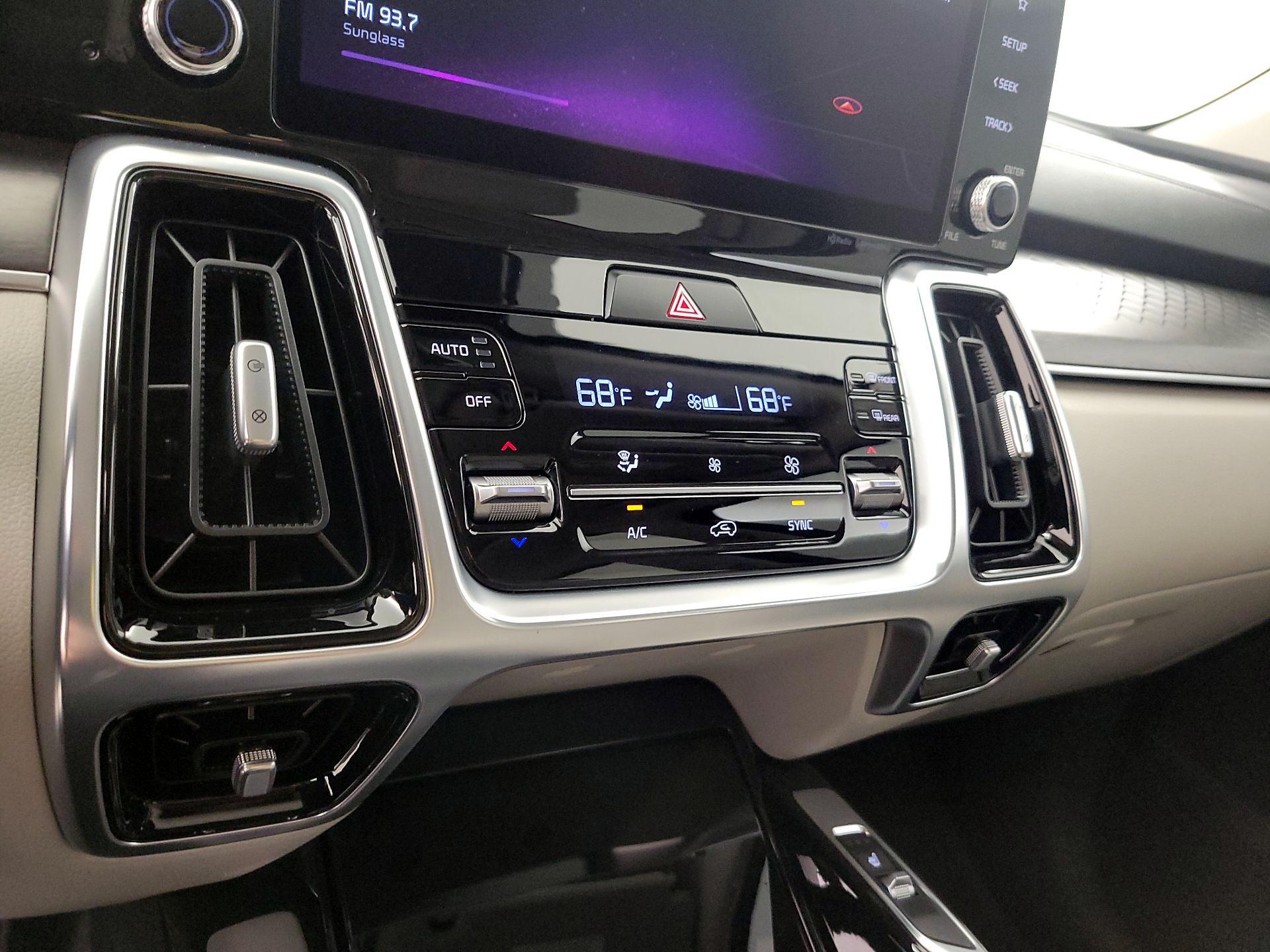 Thumbnail: 2021 Kia Sorento - 17