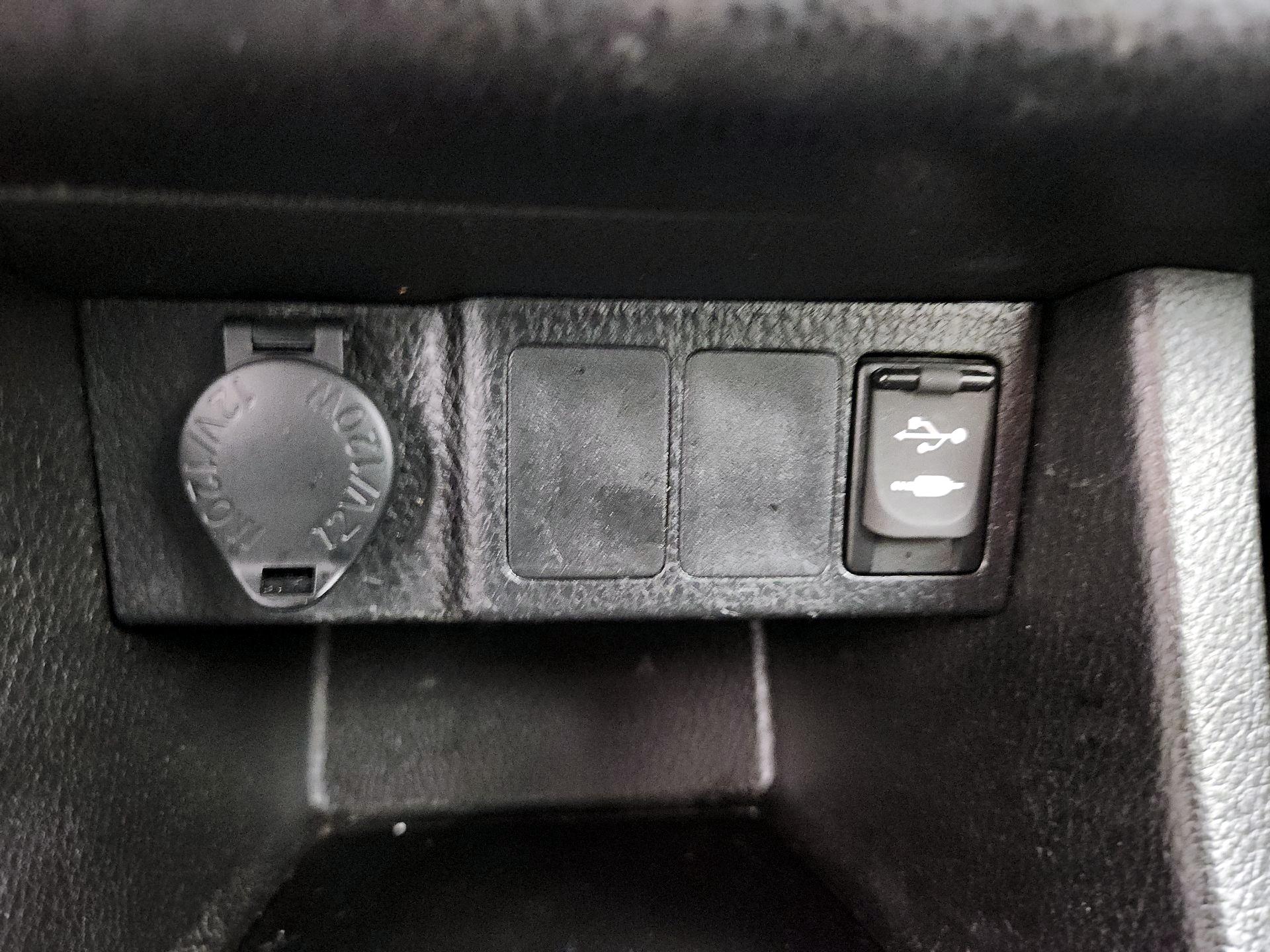 Thumbnail: 2017 Toyota Corolla - 18