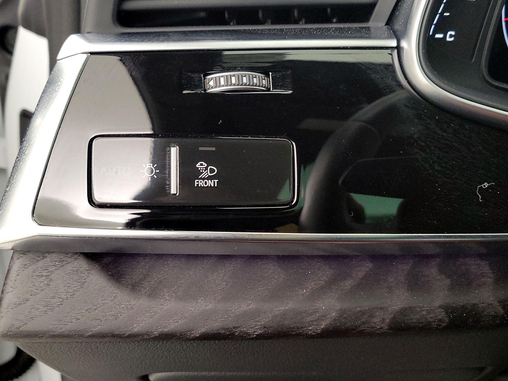 Thumbnail: 2023 Audi Q8 - 13