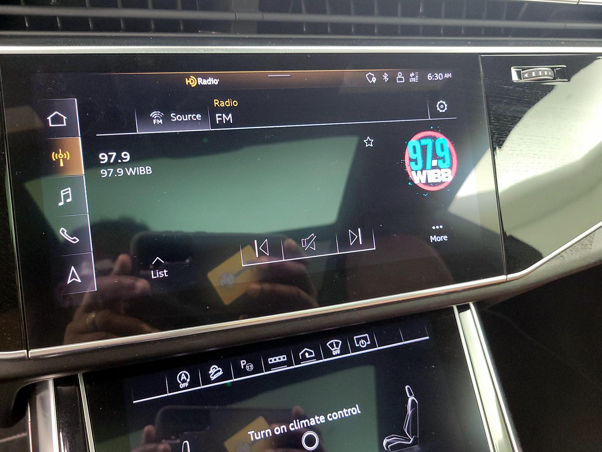 Thumbnail: 2023 Audi Q8 - 16