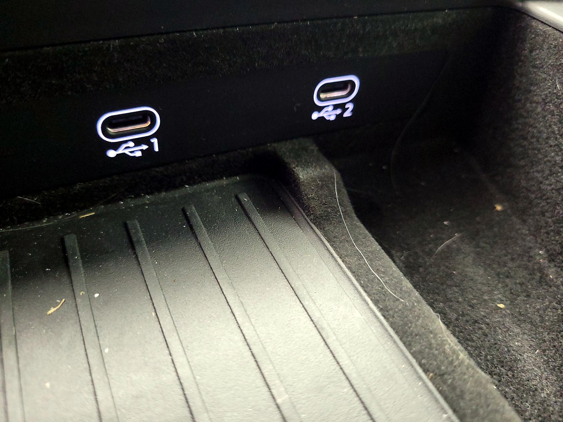 Thumbnail: 2023 Audi Q8 - 19