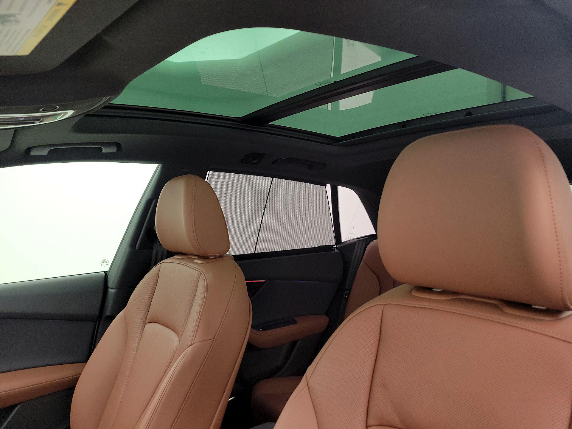 Thumbnail: 2023 Audi Q8 - 20