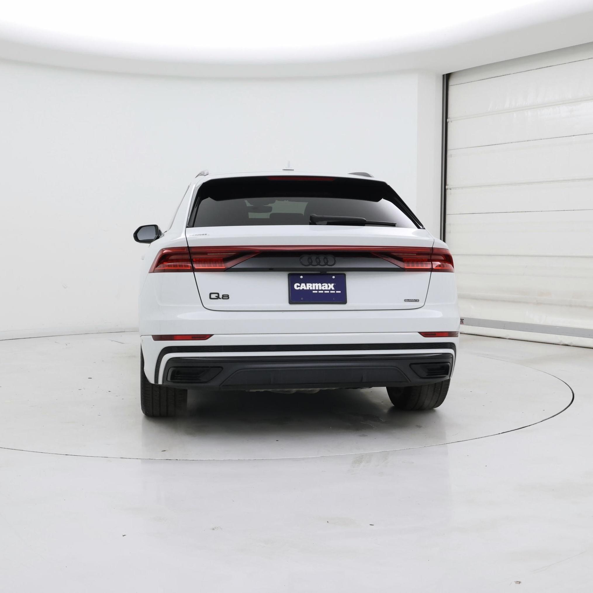 Thumbnail: 2023 Audi Q8 - 6