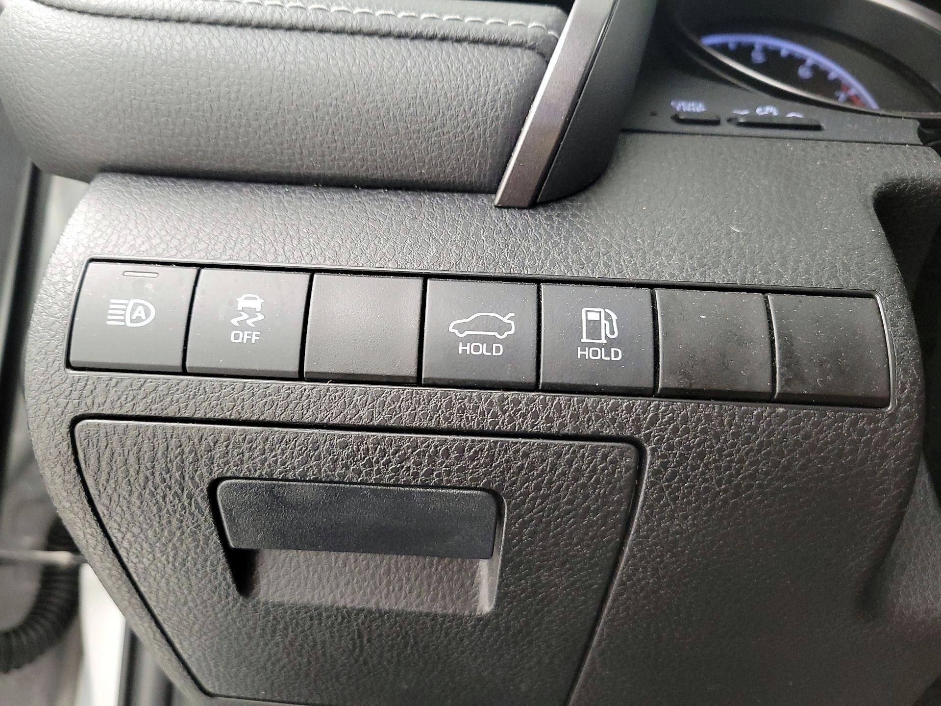 Thumbnail: 2023 Toyota Camry - 11