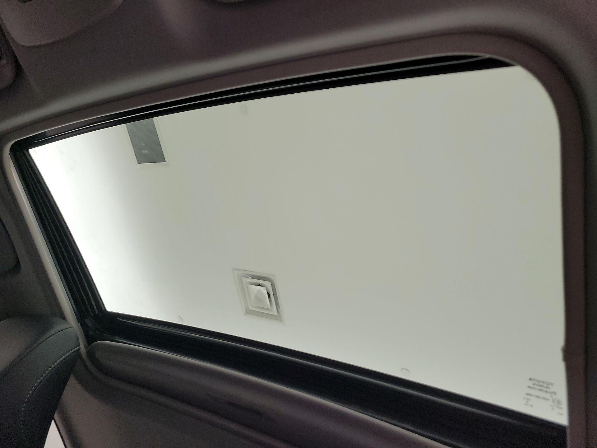 Thumbnail: 2023 Toyota Camry - 17