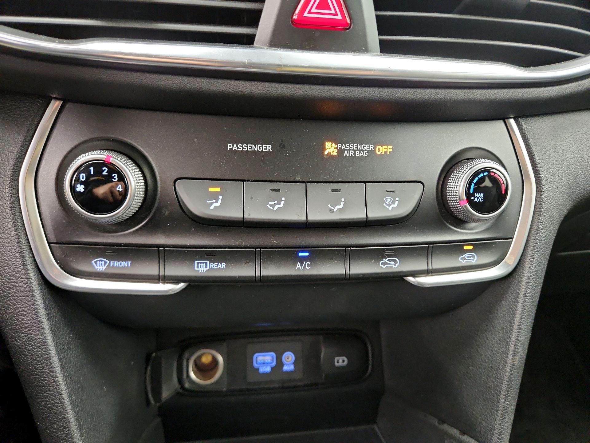 Thumbnail: 2019 Hyundai Santa Fe - 16