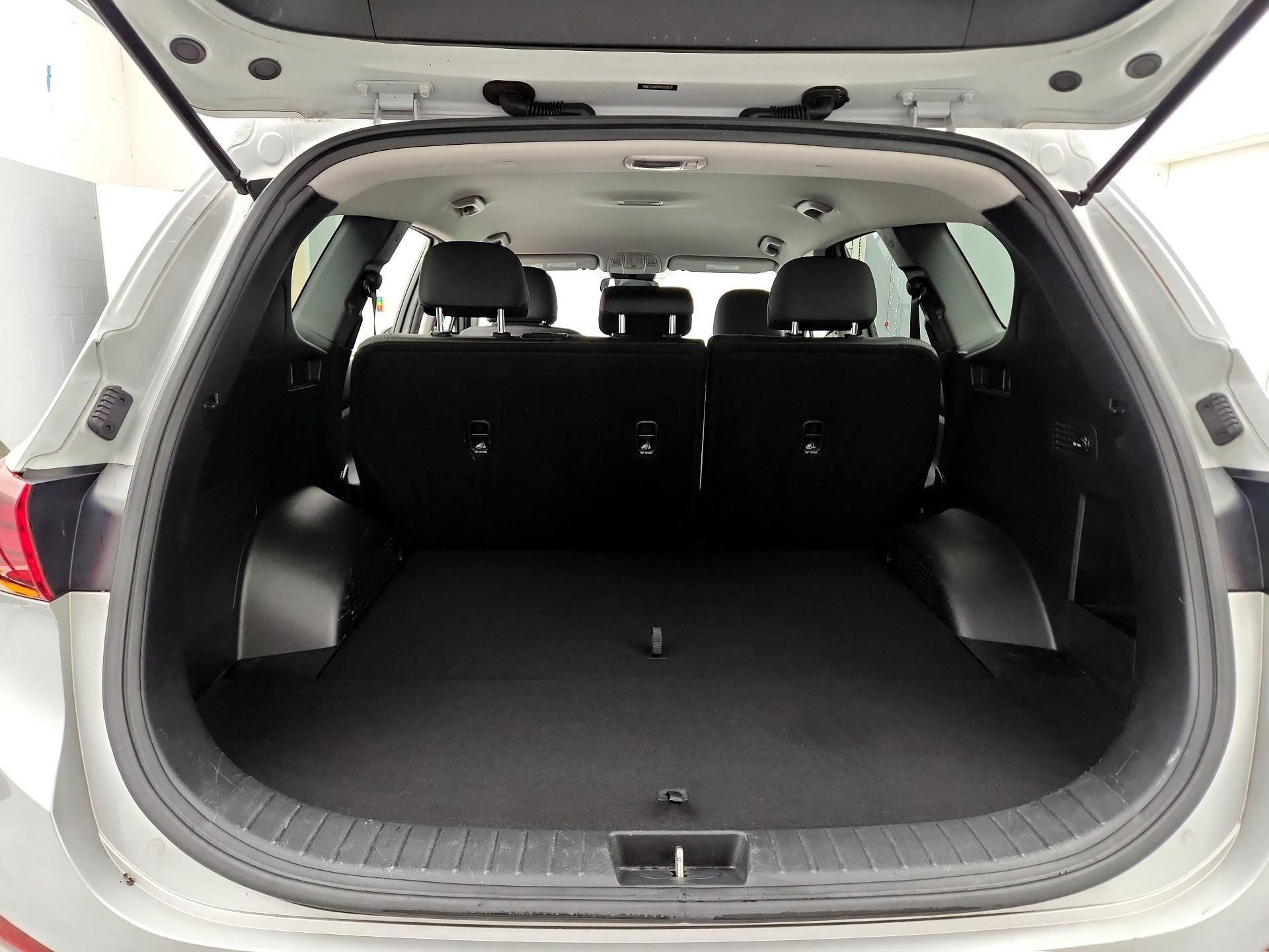 Thumbnail: 2019 Hyundai Santa Fe - 20