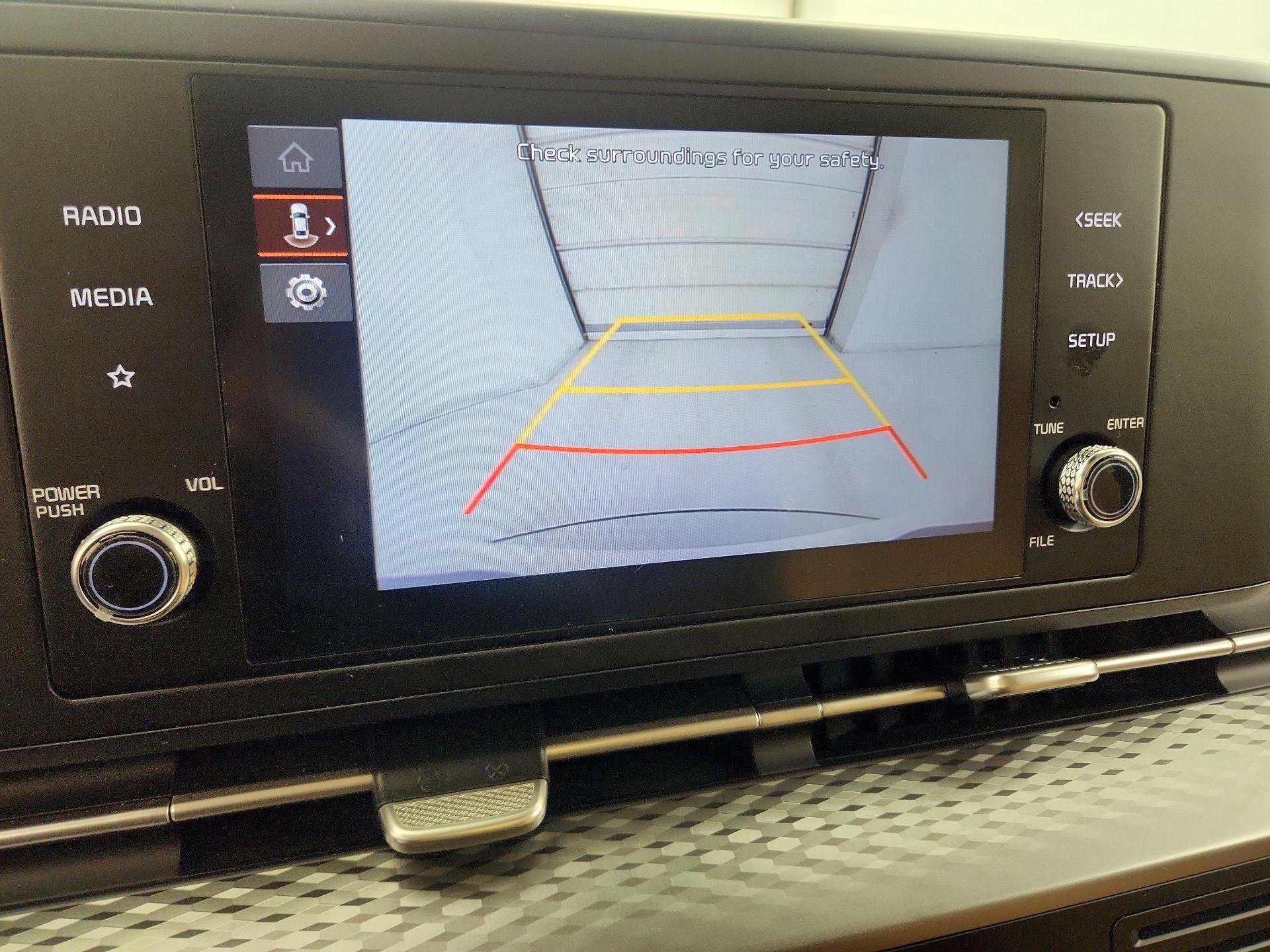 Thumbnail: 2023 Kia Carnival - 14