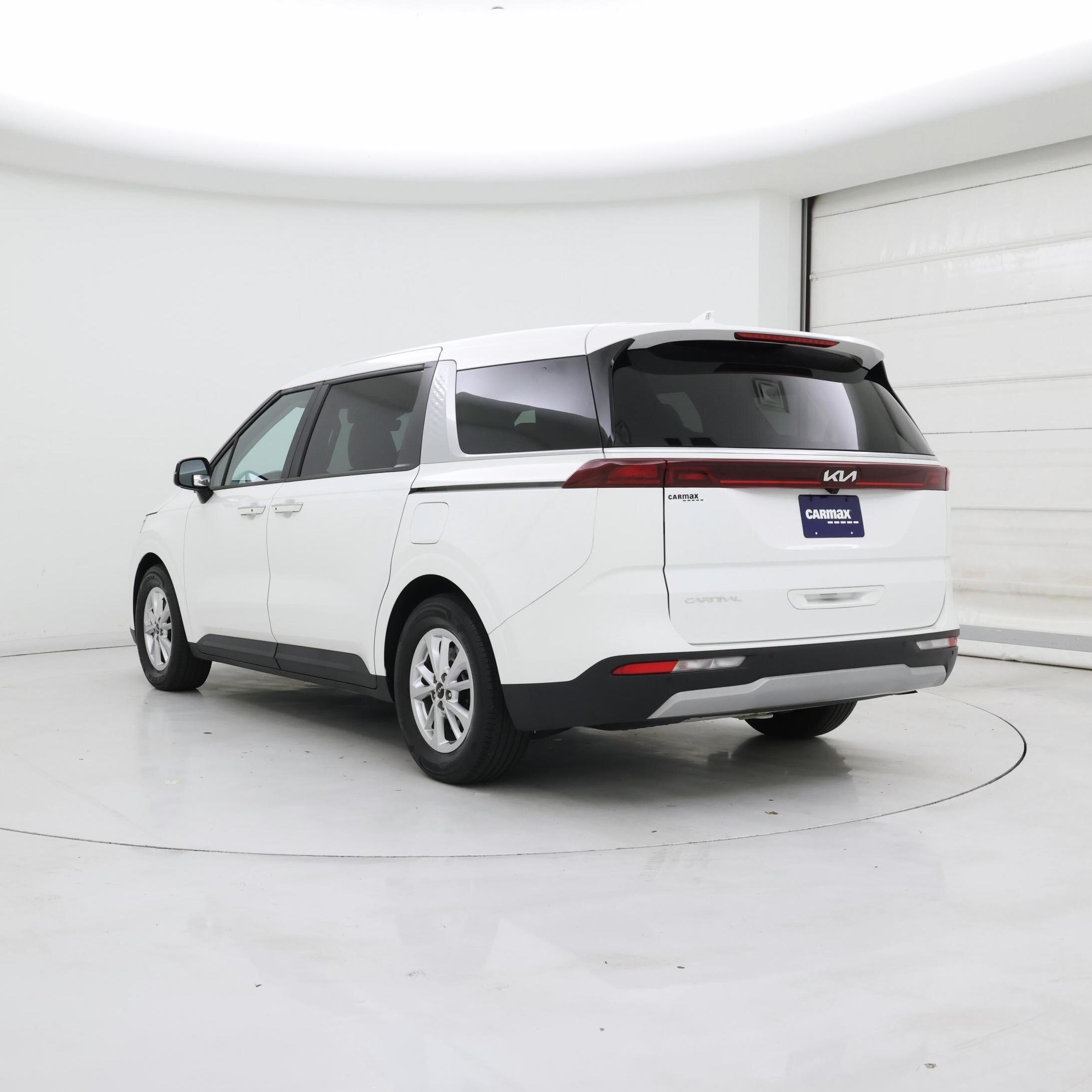 Thumbnail: 2023 Kia Carnival - 2