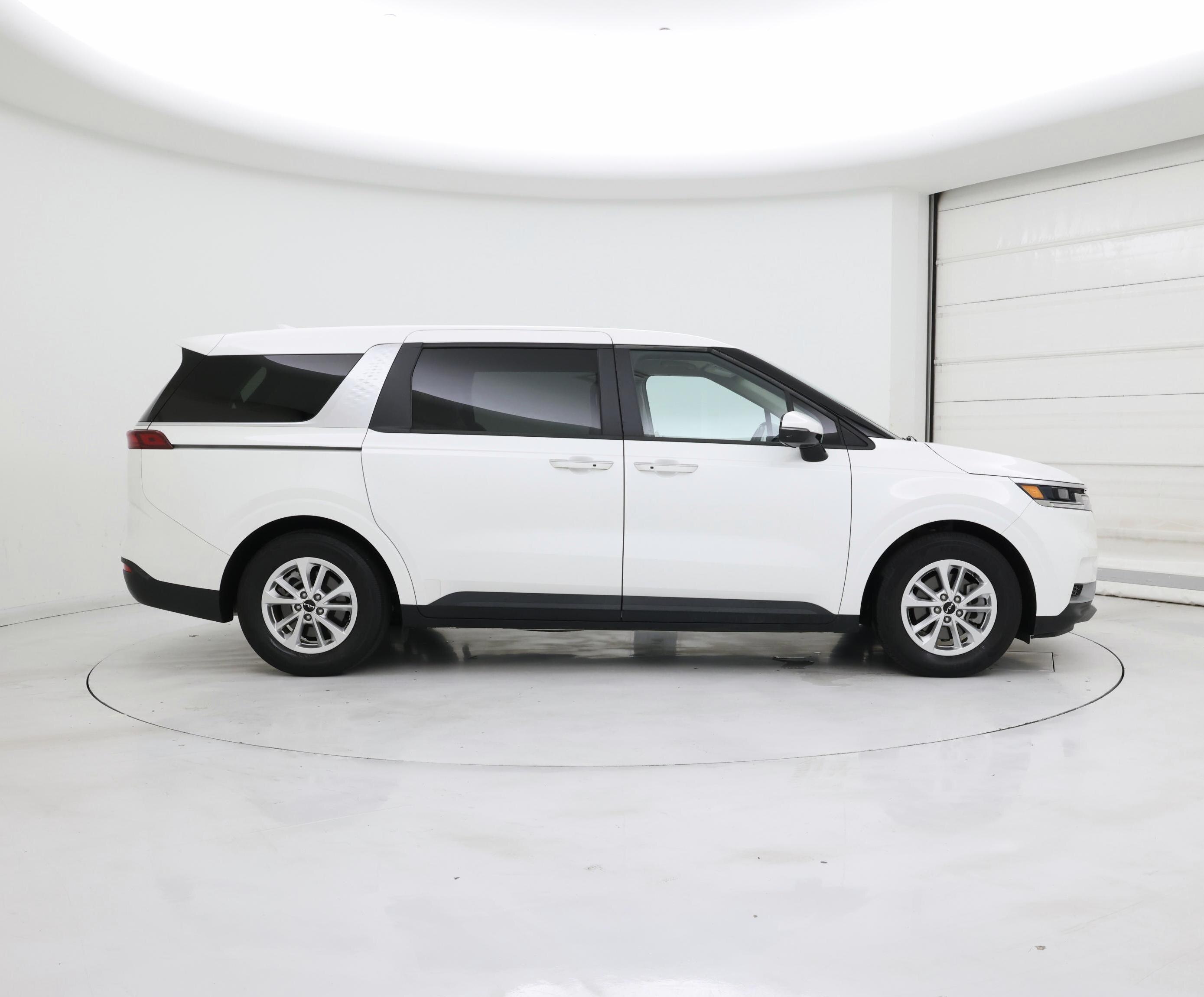 Thumbnail: 2023 Kia Carnival - 7