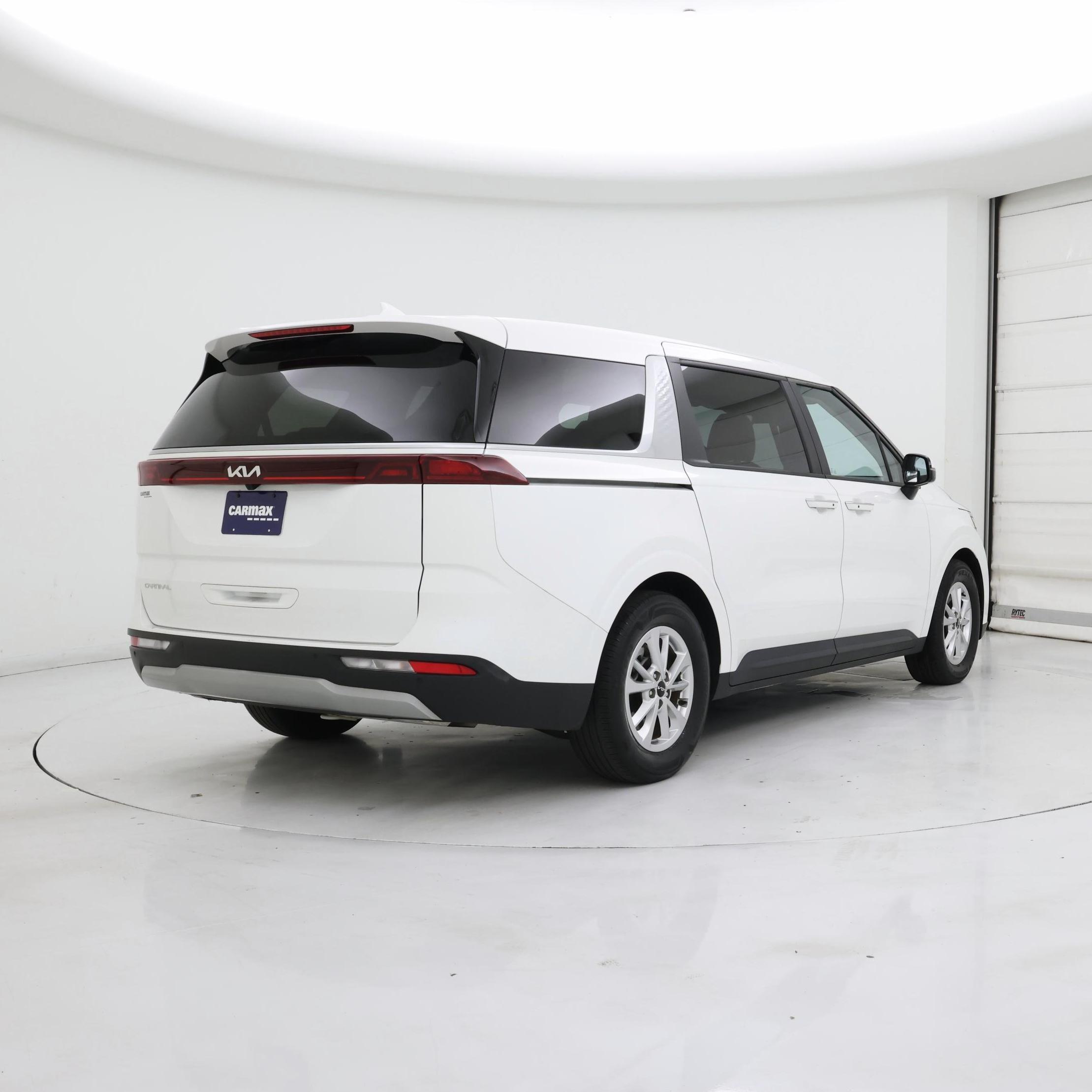 Thumbnail: 2023 Kia Carnival - 8