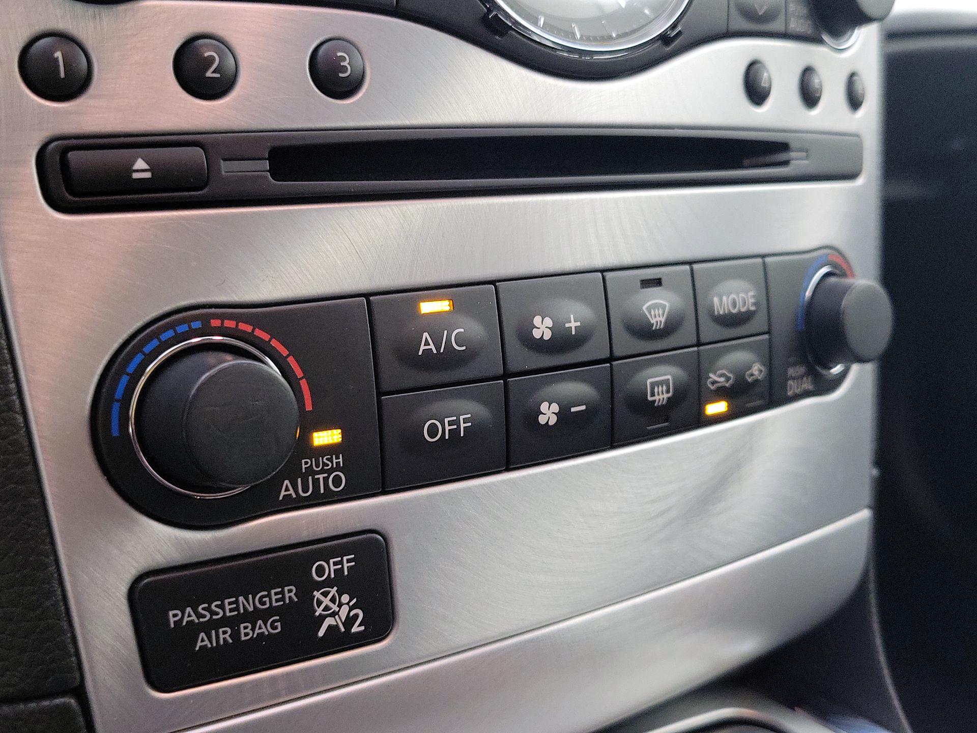 Thumbnail: 2014 INFINITI Q60 - 17