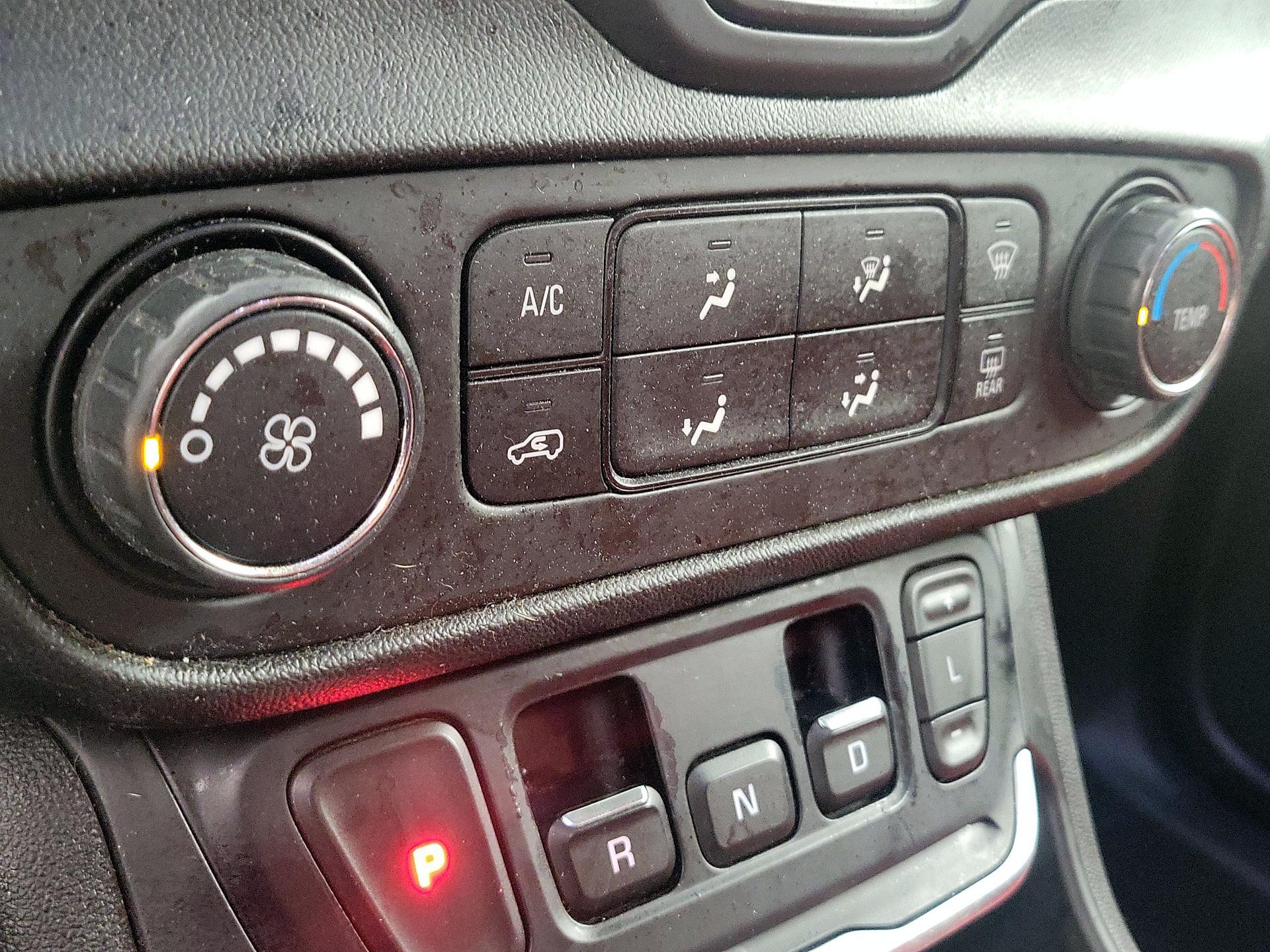 Thumbnail: 2019 GMC Terrain - 16