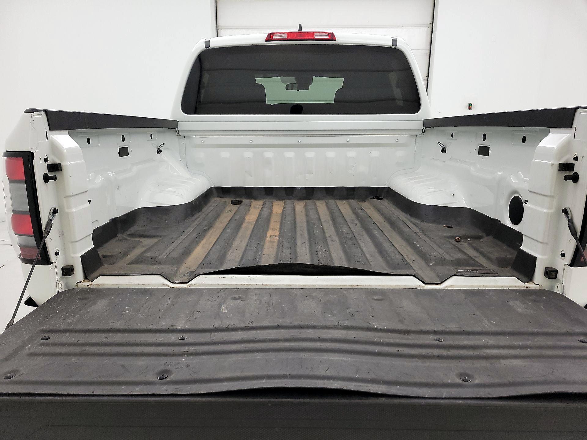 Thumbnail: 2023 Nissan Frontier - 18