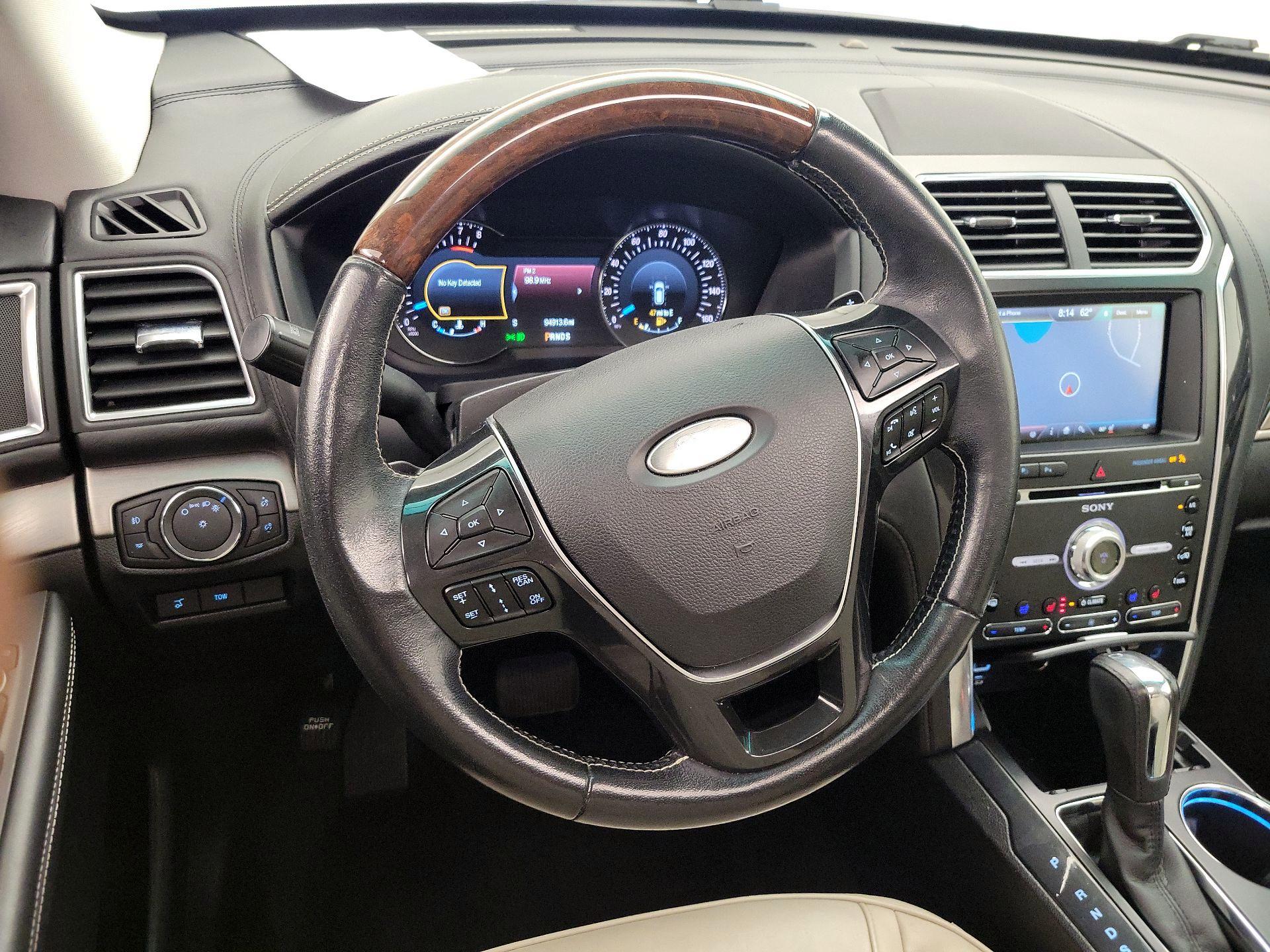 Thumbnail: 2016 Ford Explorer - 10