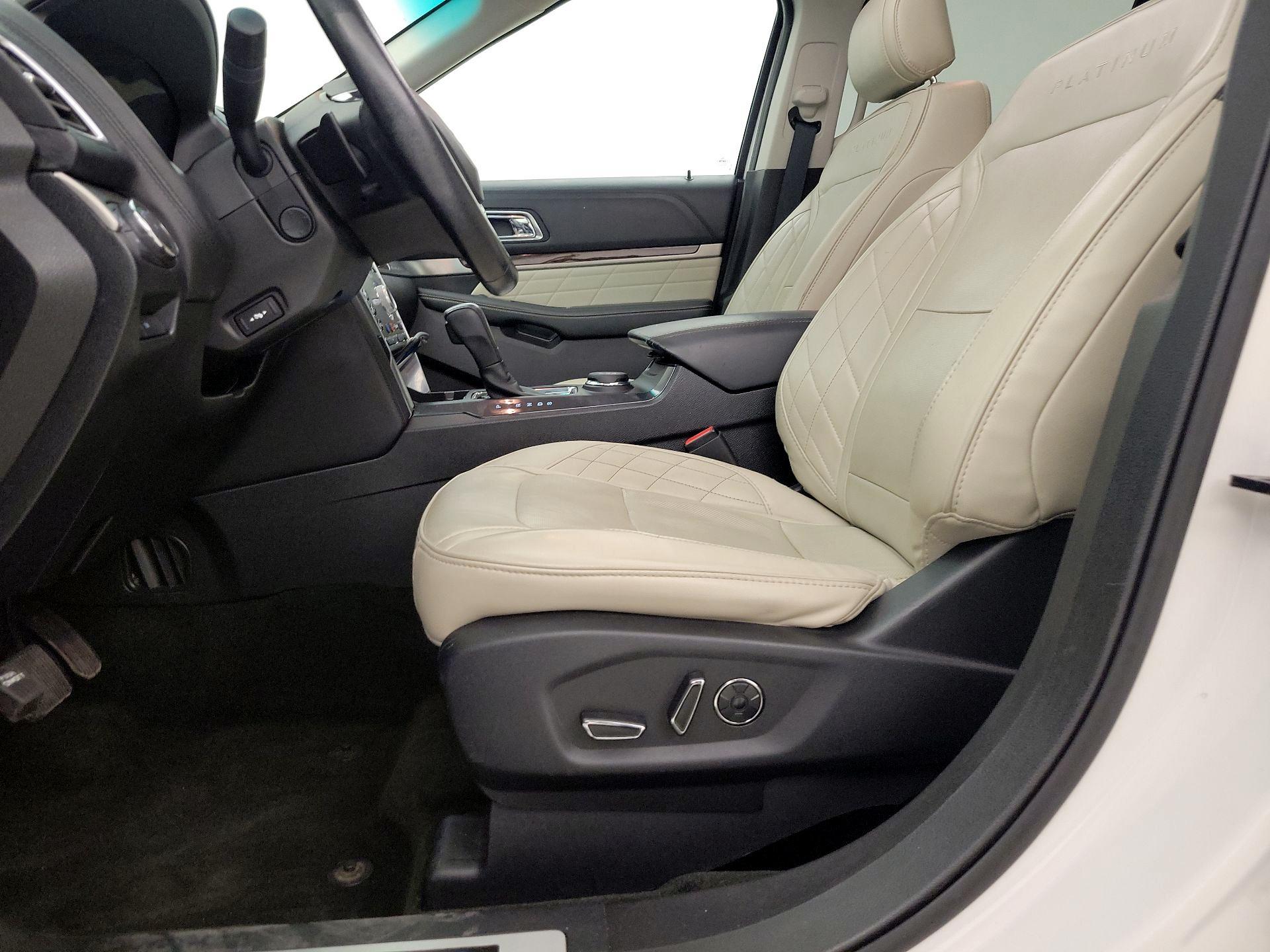 Thumbnail: 2016 Ford Explorer - 11