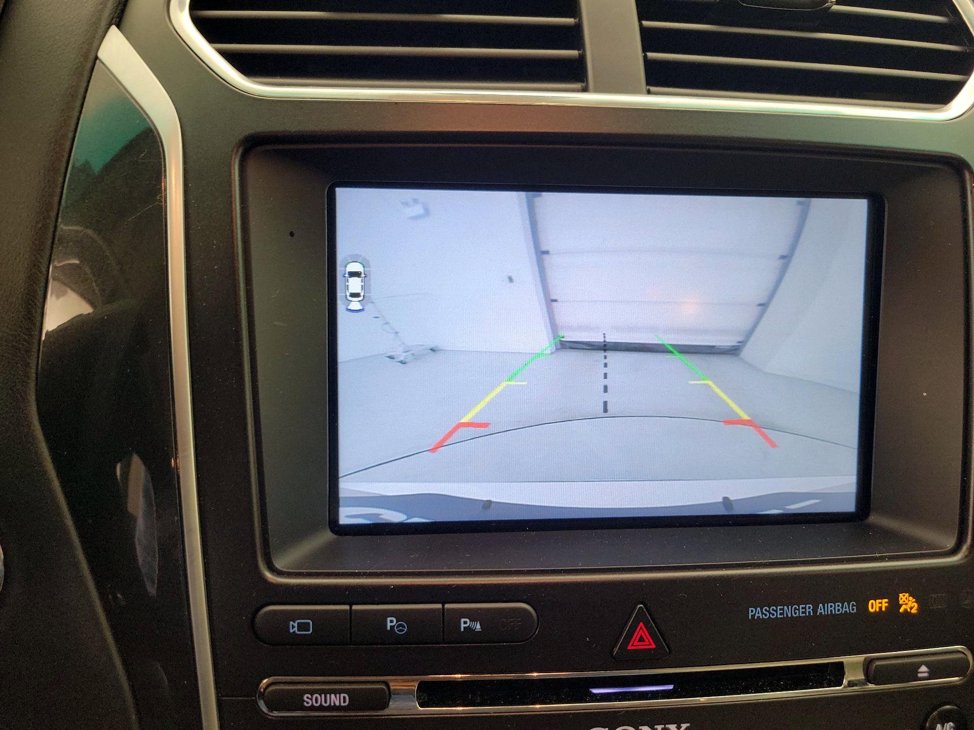 Thumbnail: 2016 Ford Explorer - 15