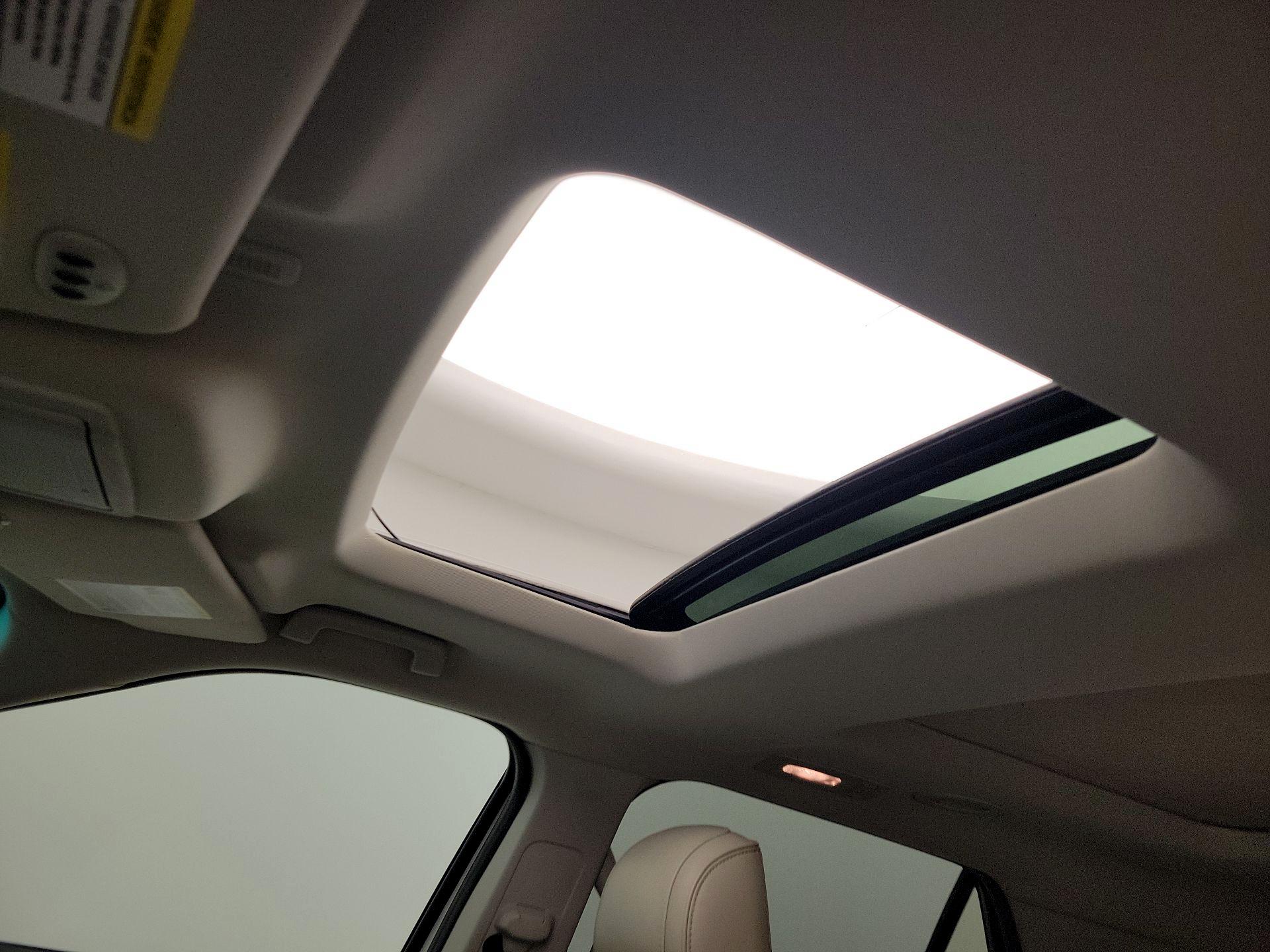 Thumbnail: 2016 Ford Explorer - 20