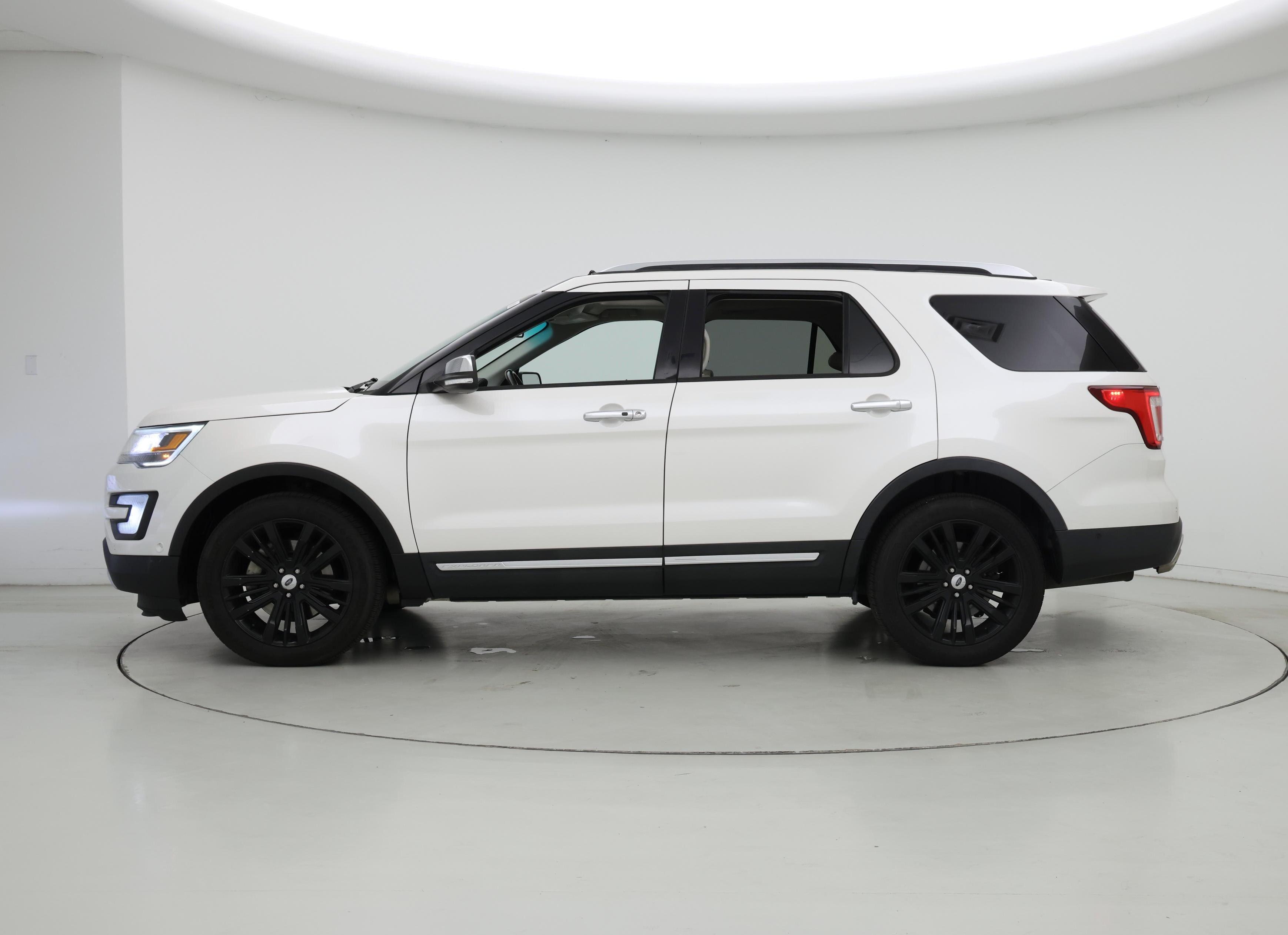 Thumbnail: 2016 Ford Explorer - 3