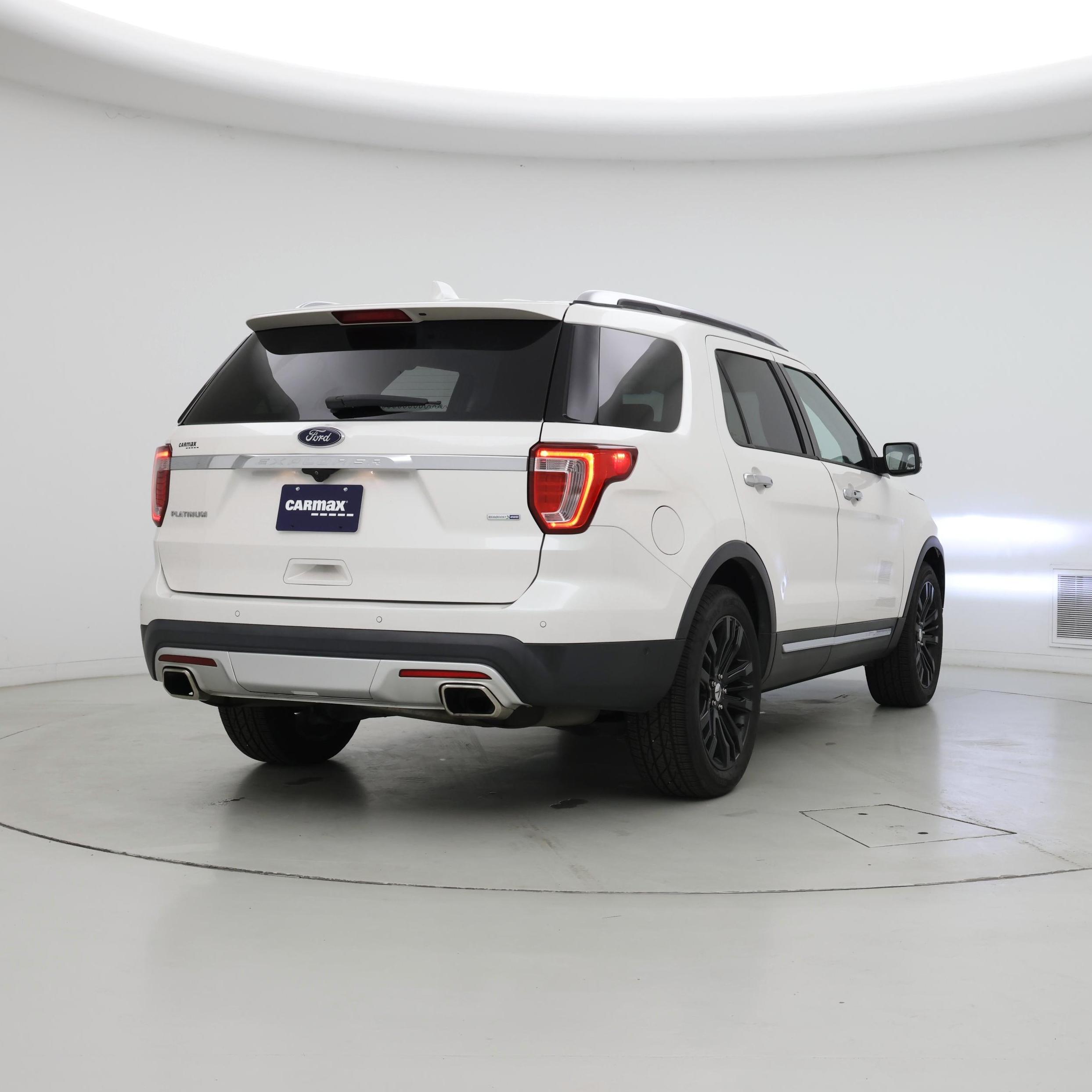 Thumbnail: 2016 Ford Explorer - 8