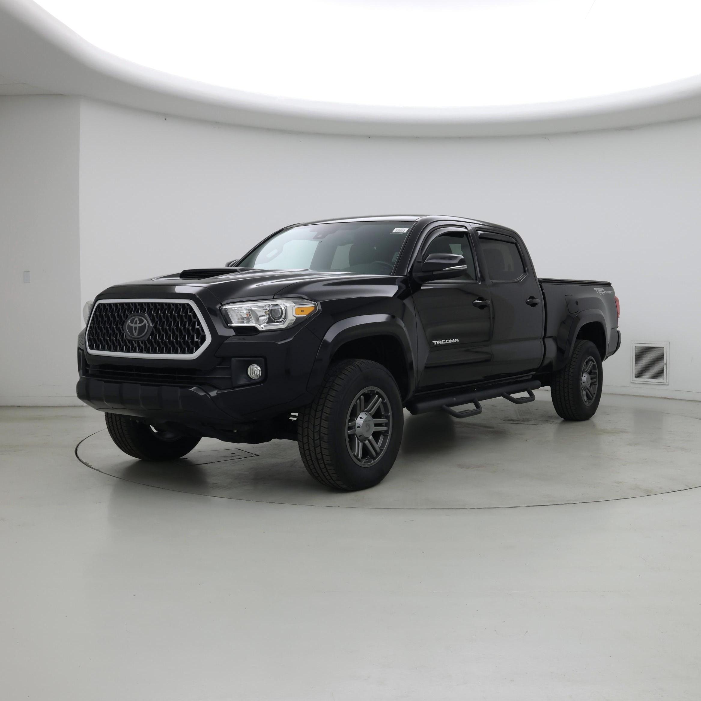 Thumbnail: 2018 Toyota Tacoma - 4