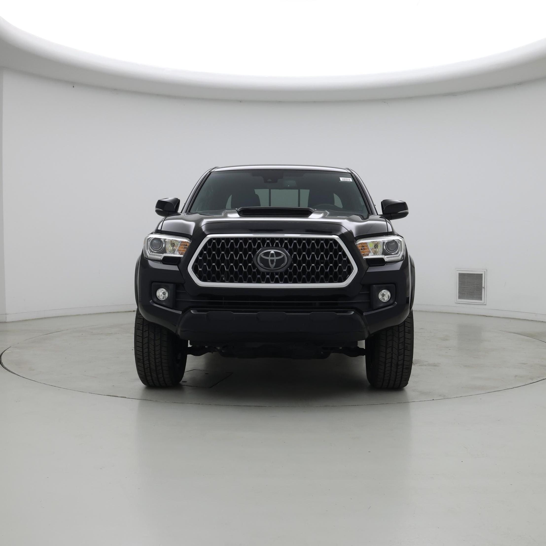 Thumbnail: 2018 Toyota Tacoma - 5