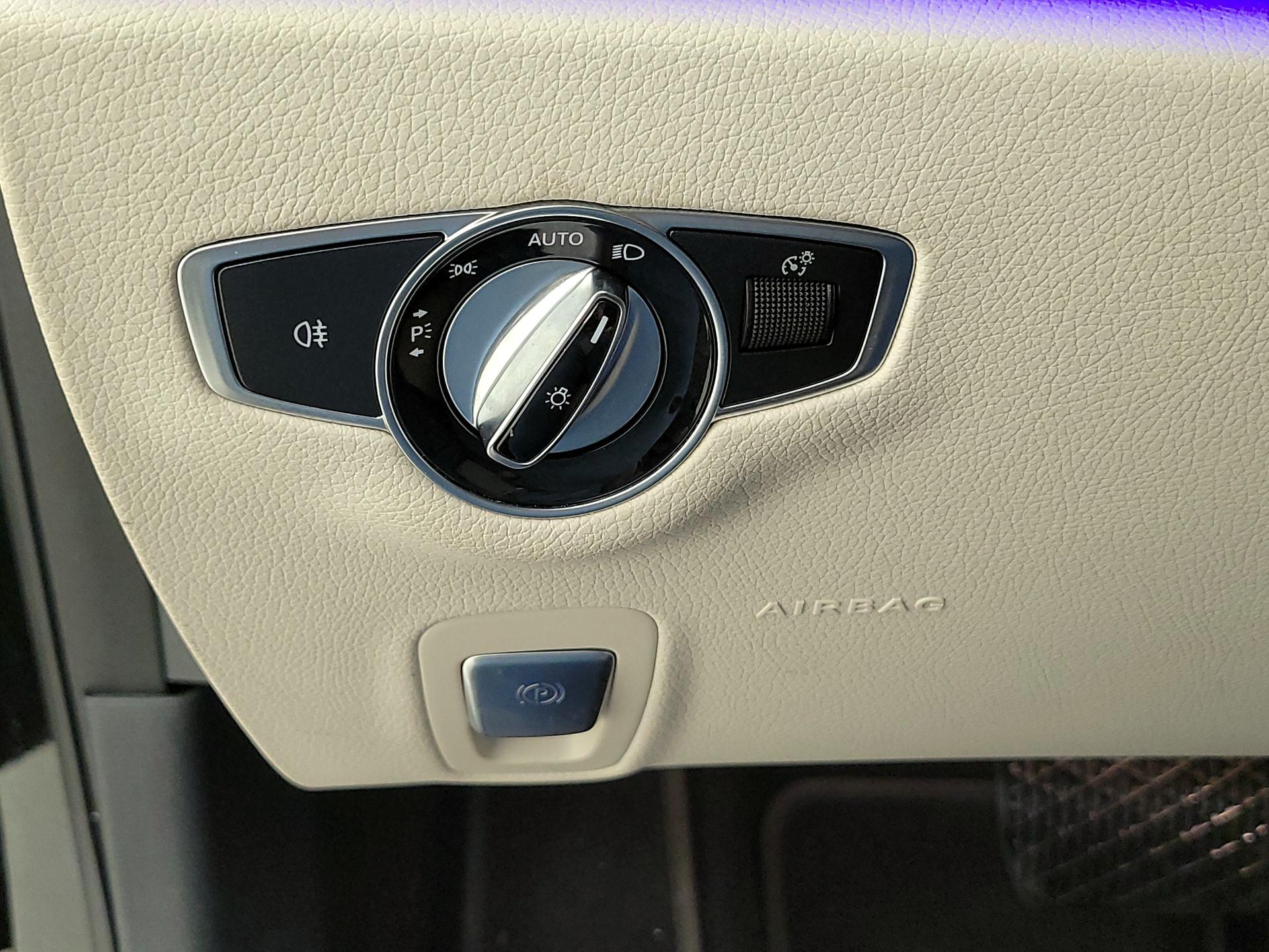 Thumbnail: 2020 Mercedes-Benz E-Class - 11