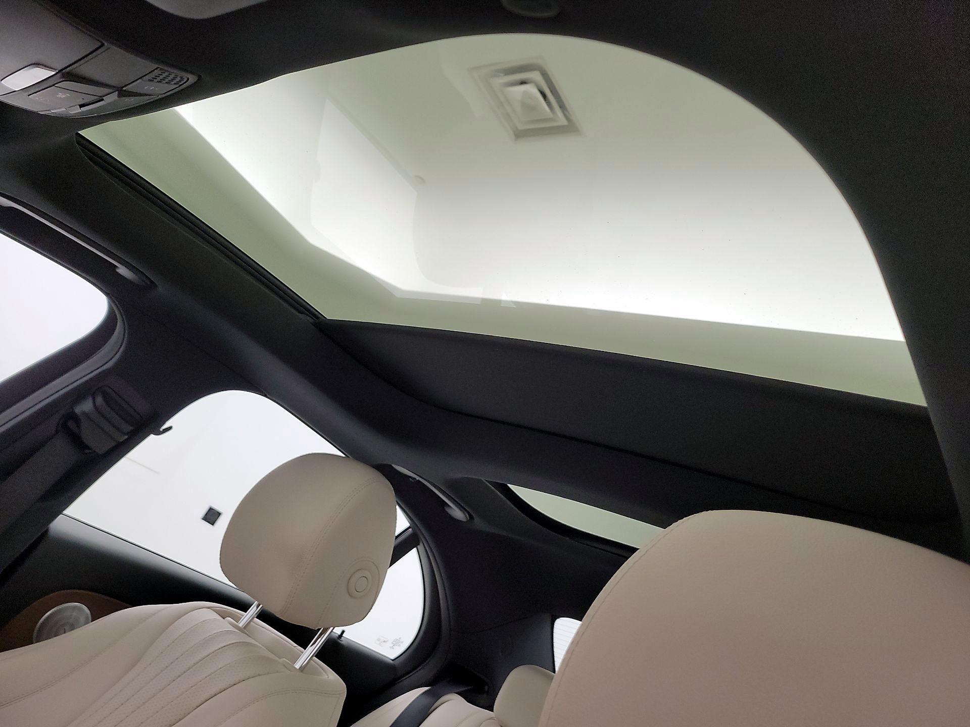 Thumbnail: 2020 Mercedes-Benz E-Class - 18