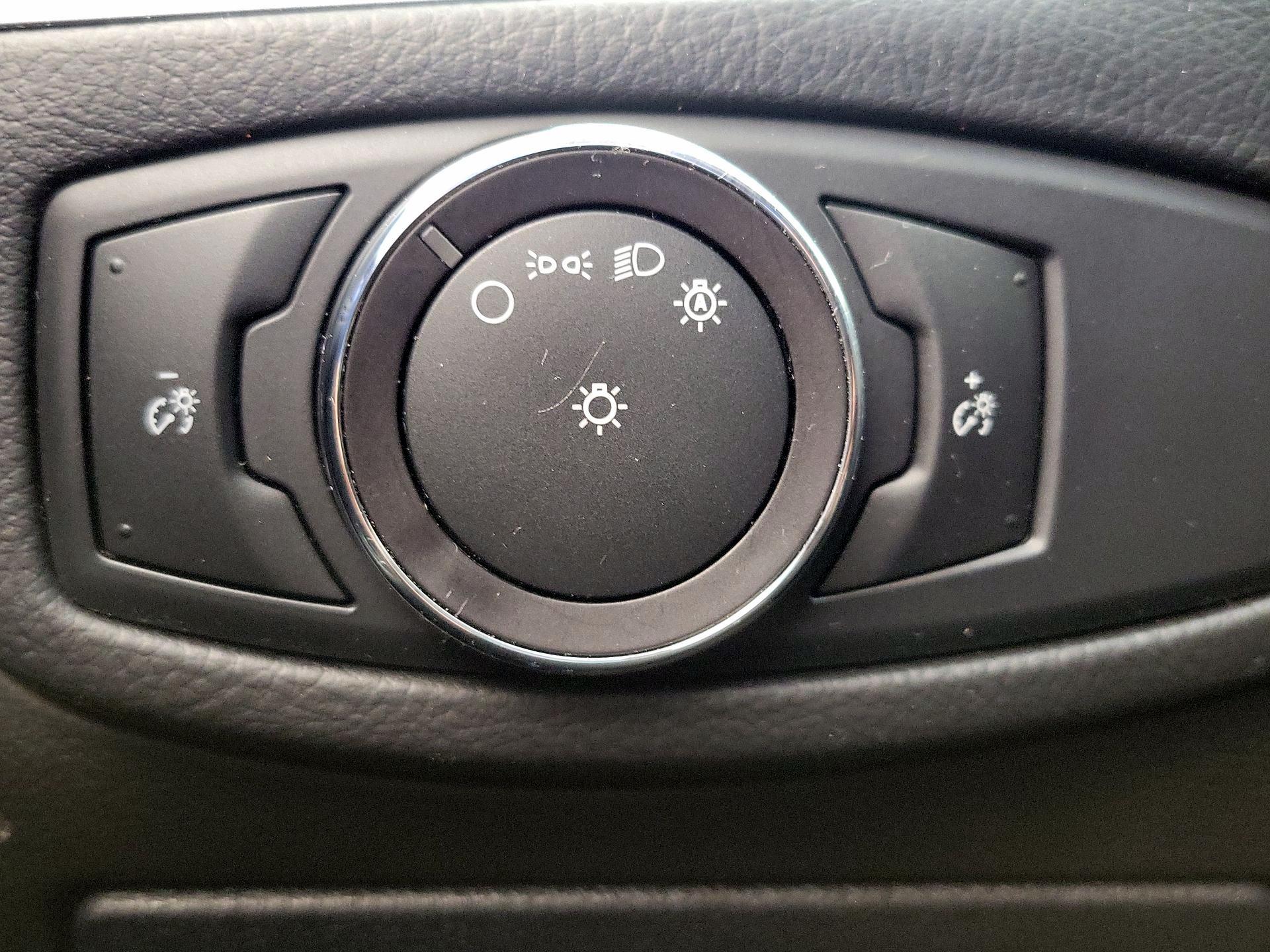 Thumbnail: 2017 Ford Edge - 13