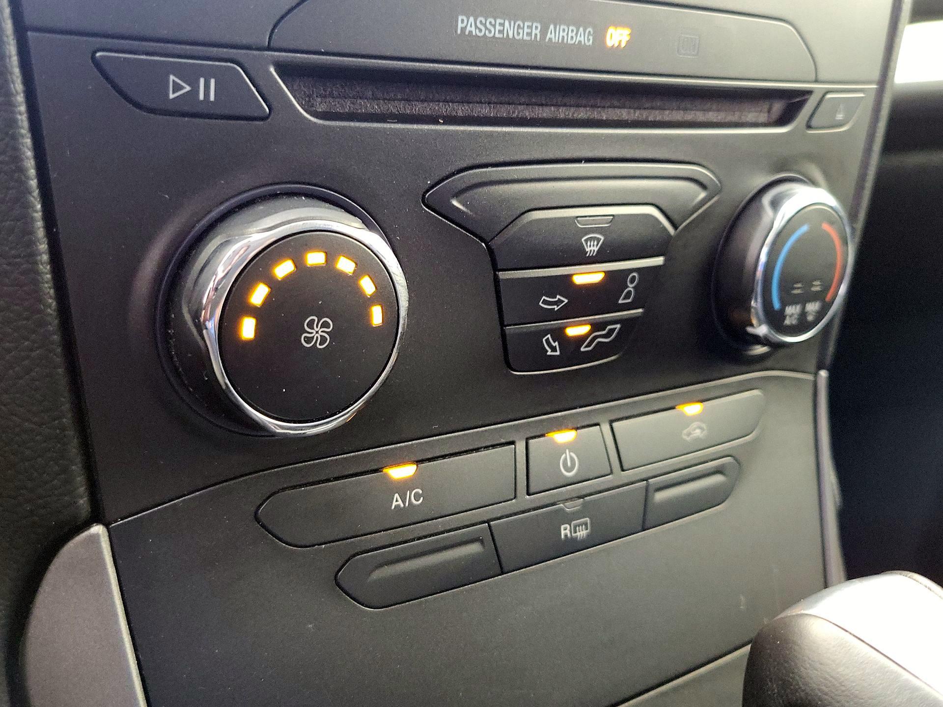 Thumbnail: 2017 Ford Edge - 16