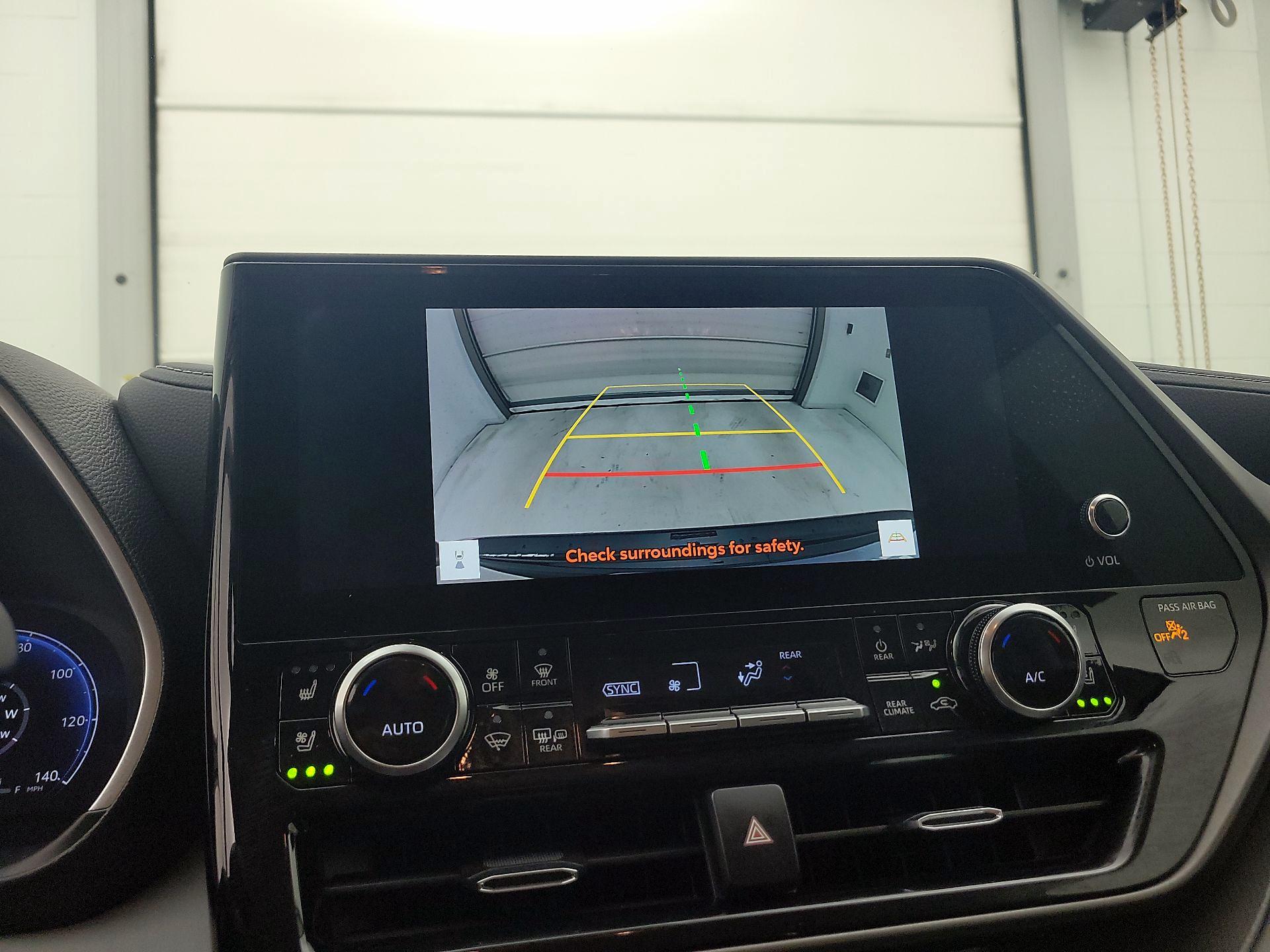 Thumbnail: 2023 Toyota Highlander - 14