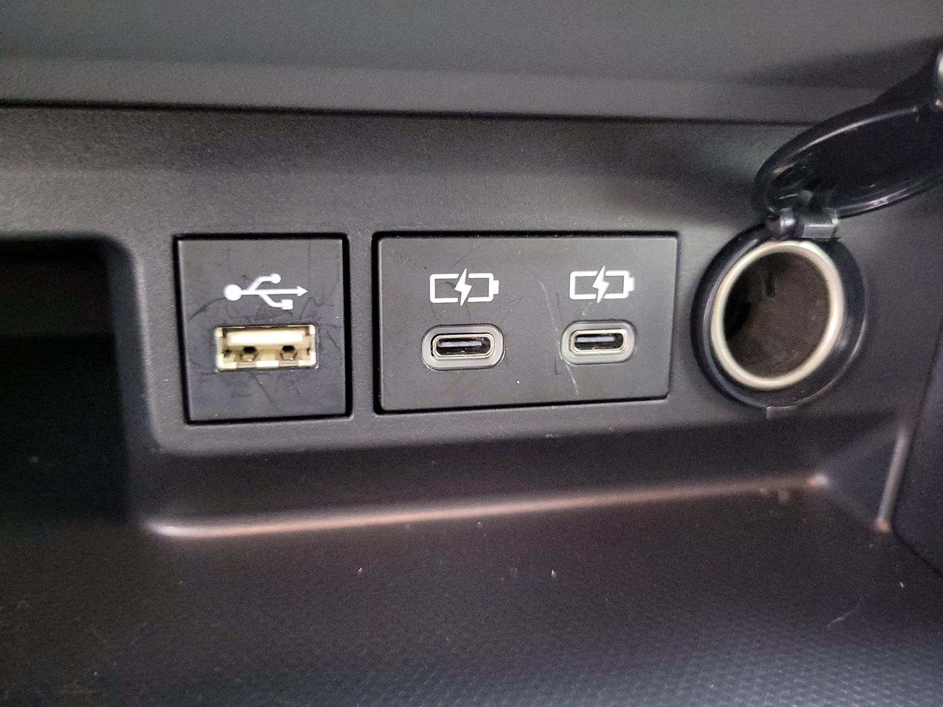 Thumbnail: 2023 Toyota Highlander - 18