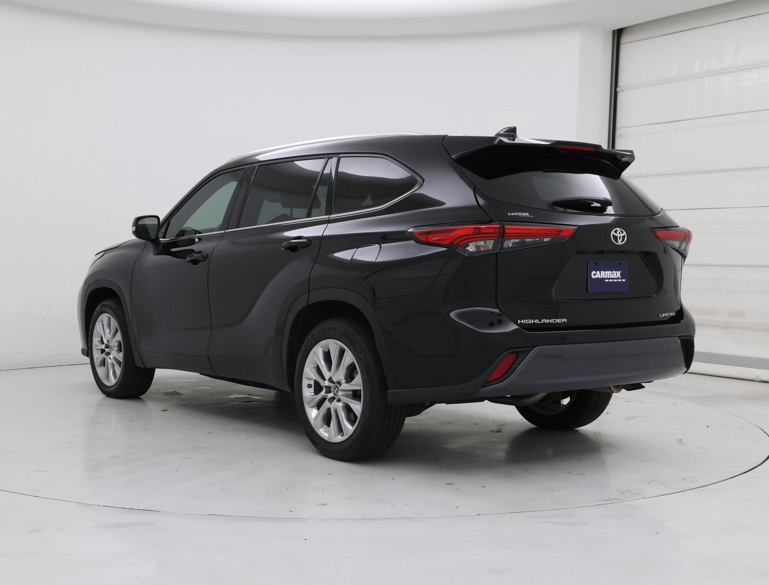 Thumbnail: 2023 Toyota Highlander - 2