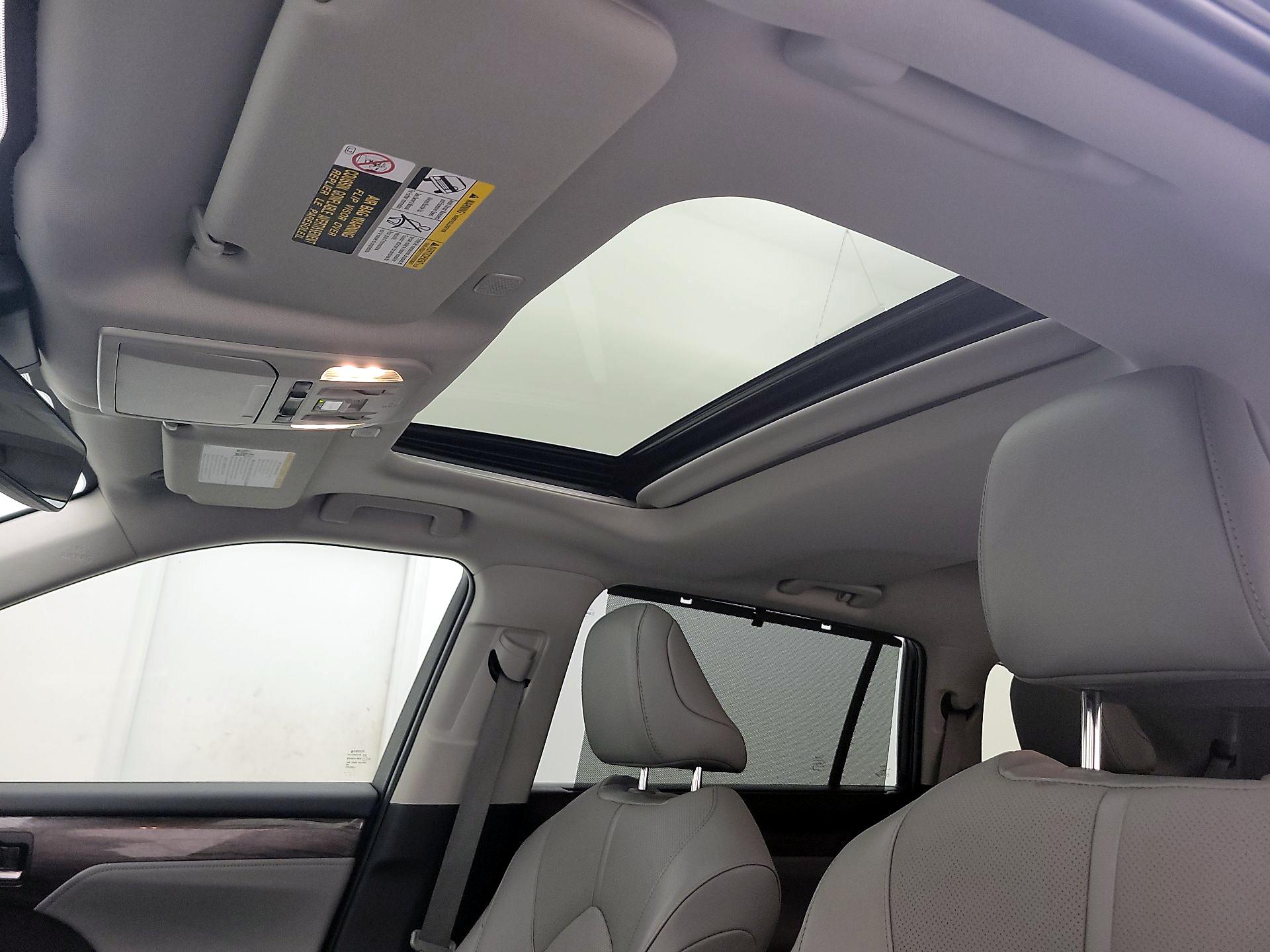 Thumbnail: 2023 Toyota Highlander - 19