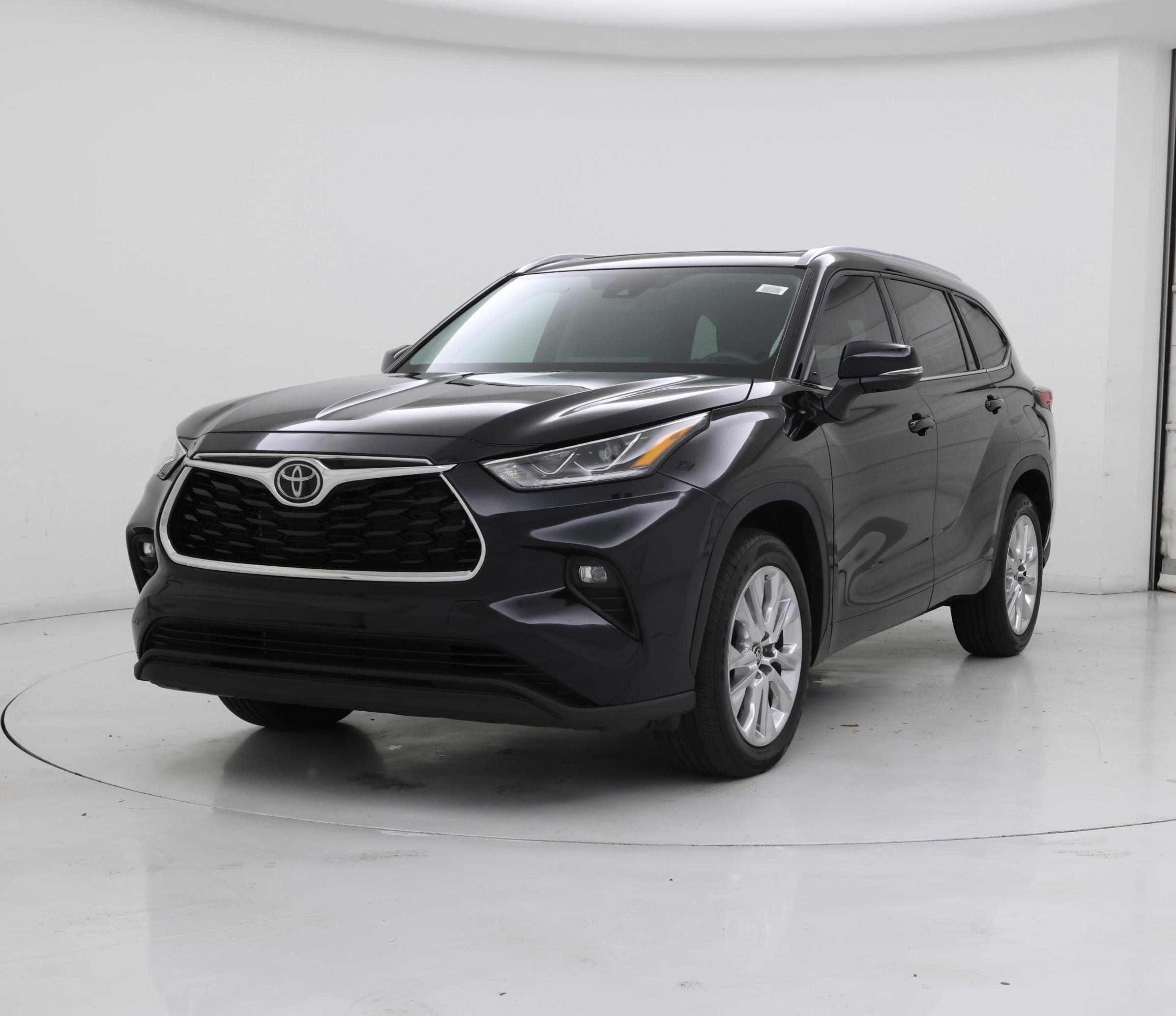 Thumbnail: 2023 Toyota Highlander - 4