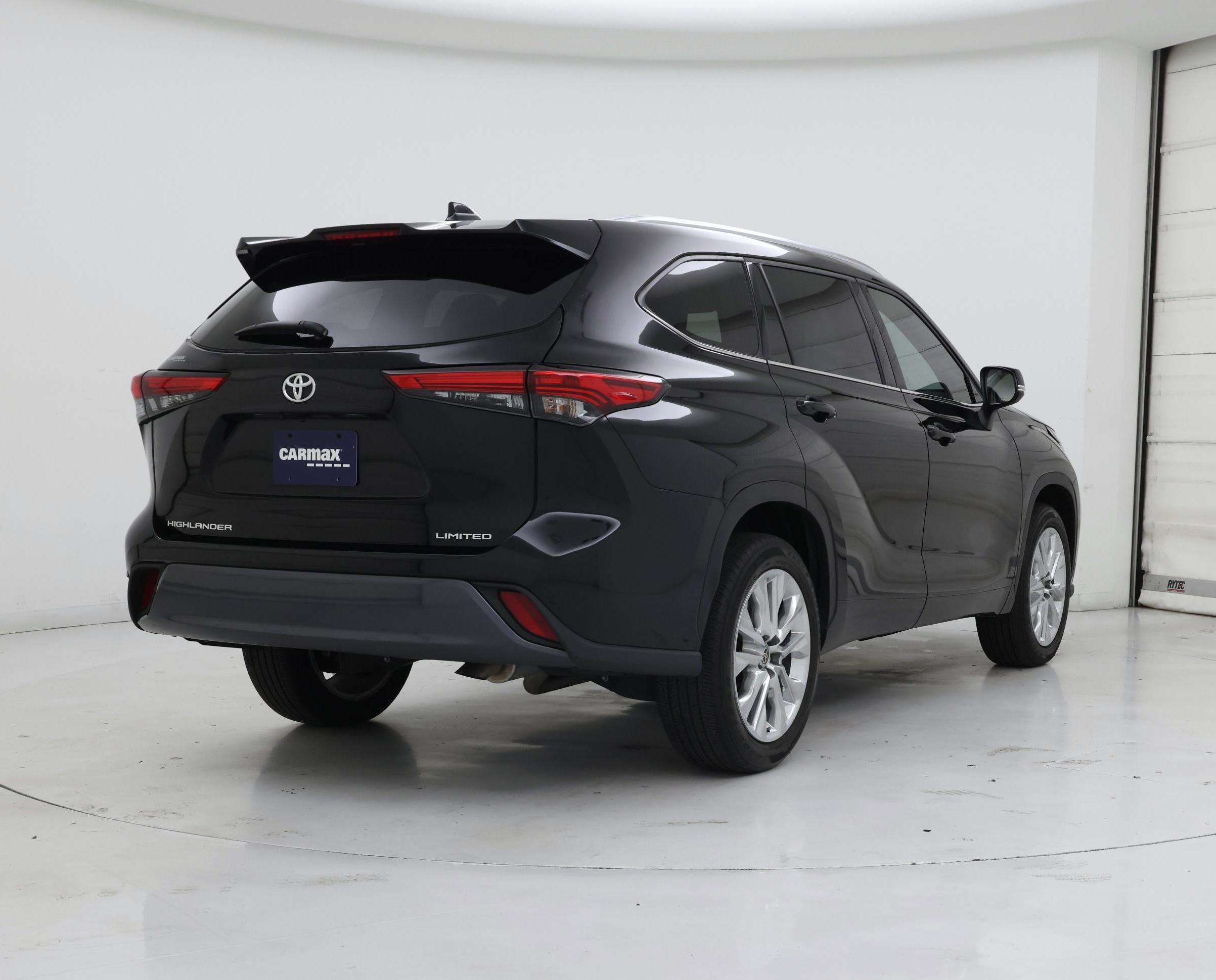 Thumbnail: 2023 Toyota Highlander - 8