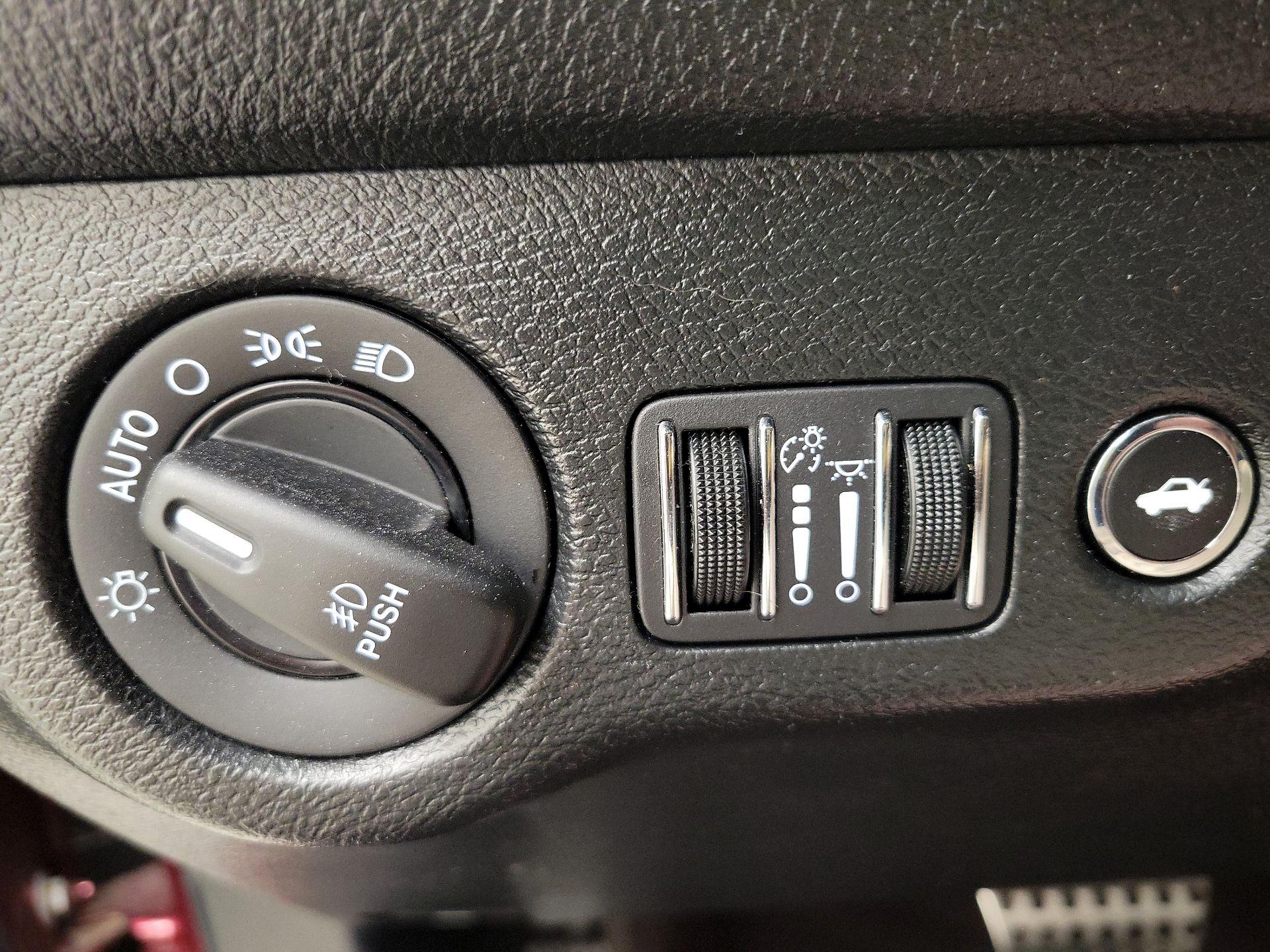 Thumbnail: 2018 Dodge Challenger - 13