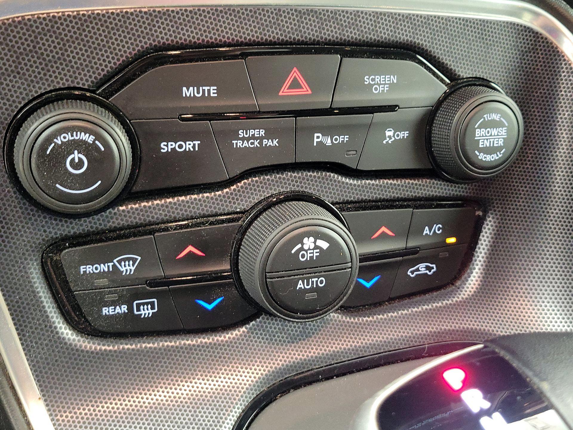 Thumbnail: 2018 Dodge Challenger - 17