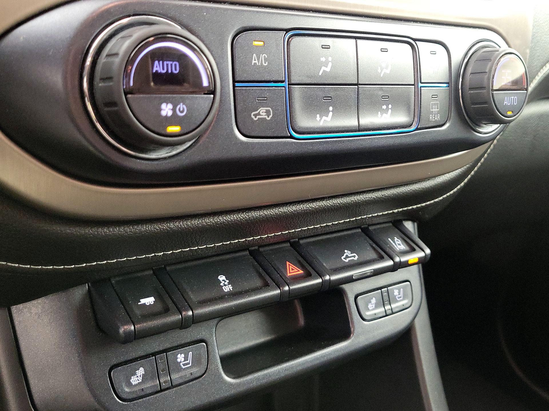 Thumbnail: 2018 GMC Canyon - 17