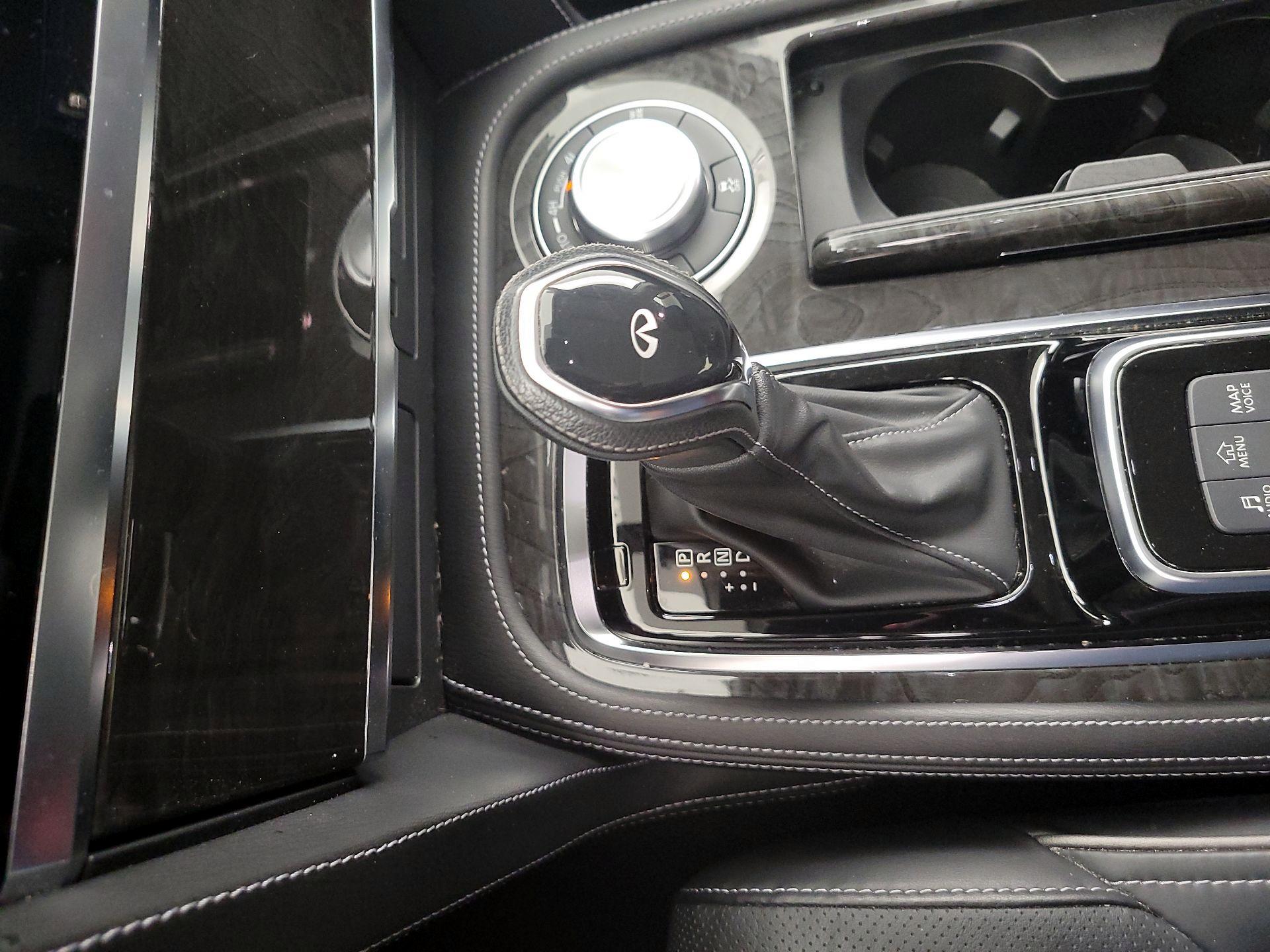 Thumbnail: 2023 INFINITI QX80 - 16