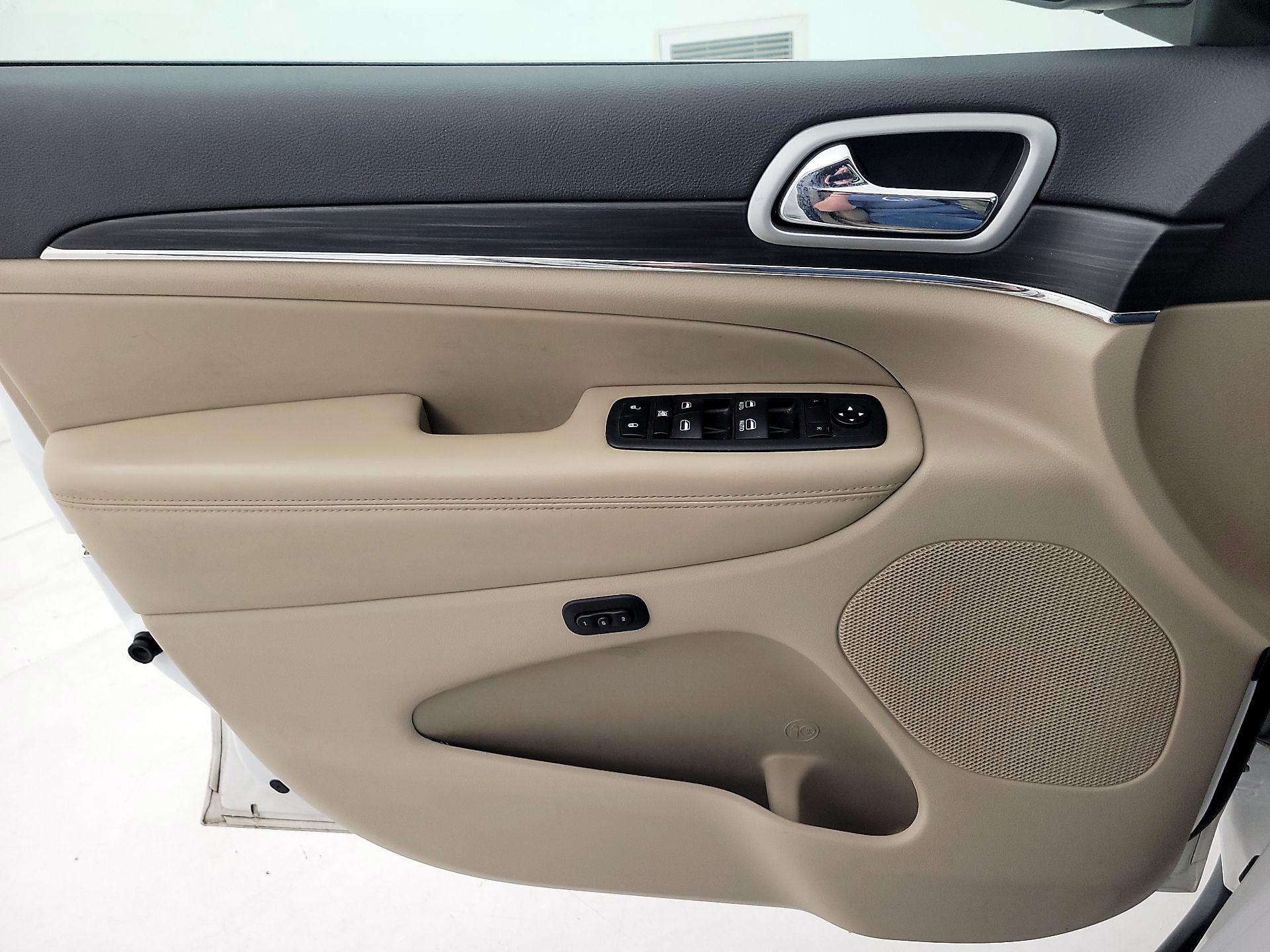 Thumbnail: 2021 Jeep Grand Cherokee - 10